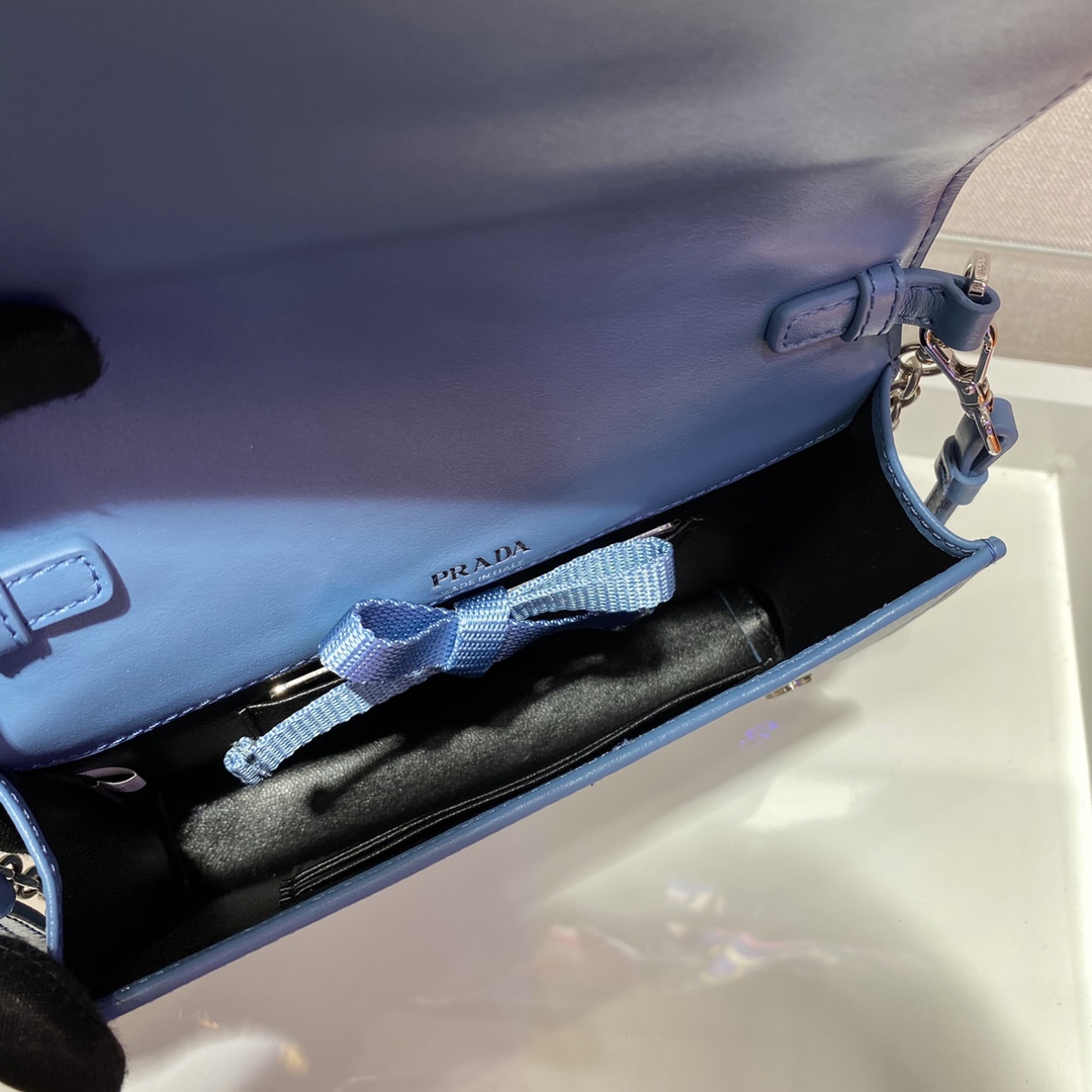 PRADA普拉达进口尼龙布料/进口小牛皮斜挎包1BP019