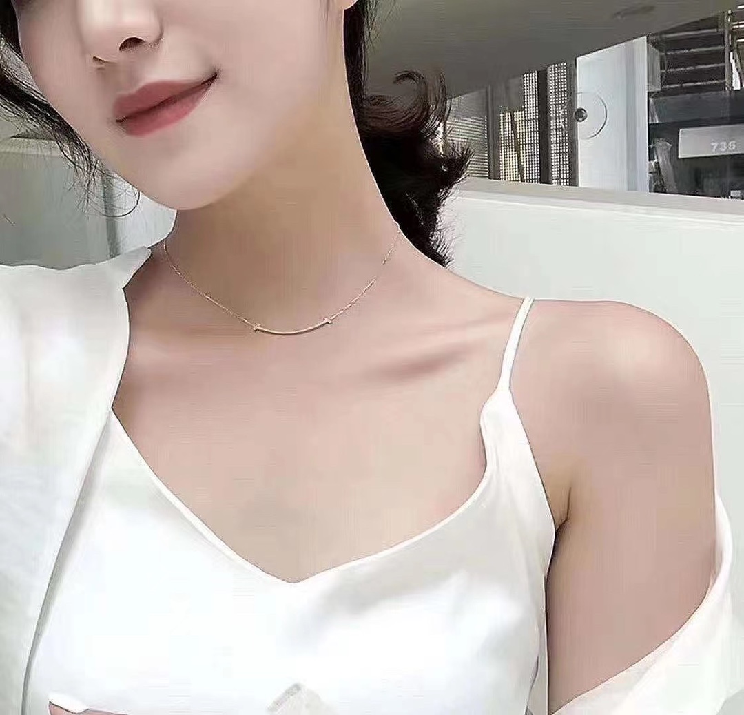 Tiffany & Co. 我喜欢你，更喜欢你微笑时的样子”
