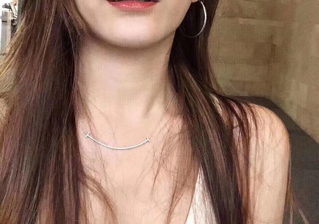 Tiffany & Co. 我喜欢你，更喜欢你微笑时的样子”