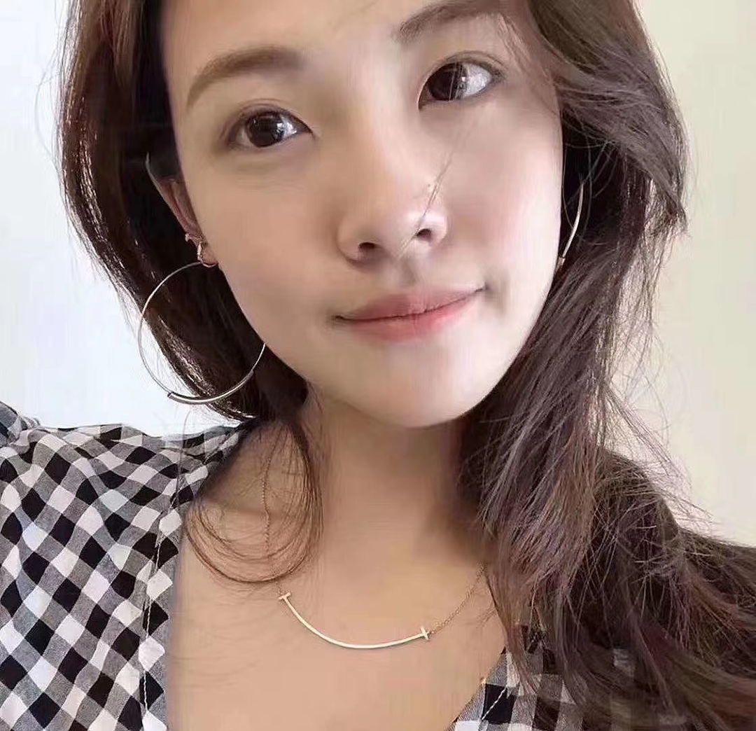 Tiffany & Co. 我喜欢你，更喜欢你微笑时的样子”