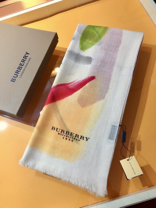 Burberry Printed Cashmere Scarf - 100x200cm - Soft, Lightweight, Stylish 1 Burberry Printed Cashmere Scarf - 100x200cm - Soft, Lightweight, Stylish