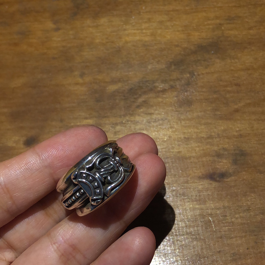 Chrome Hearts 克罗心宝剑戒指。460500