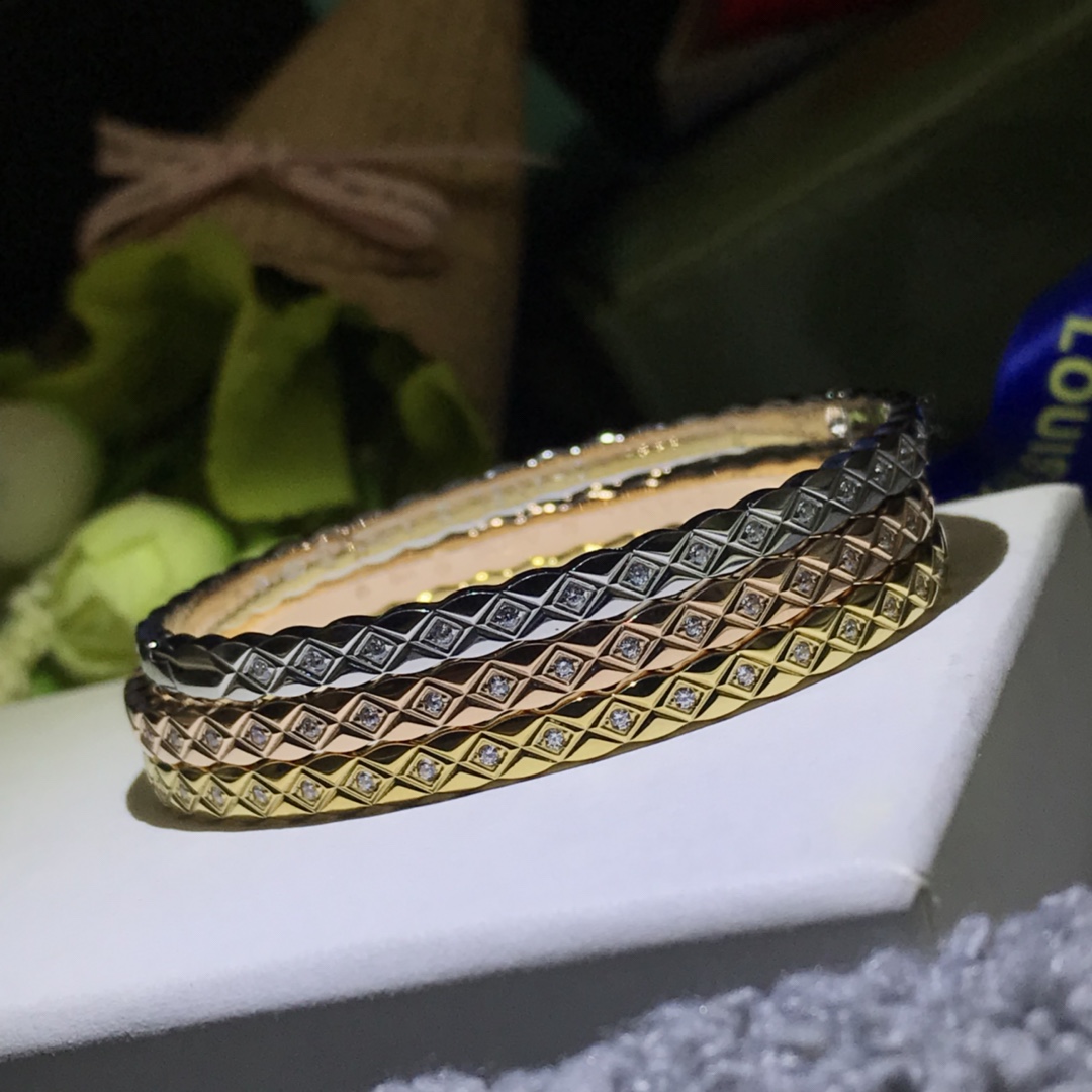 NO:103976,Chanel bracelet New narrow version diamond bracelet v gold color rose gold platinum gold, Chanel bracelet, chanel, bracelet, gold19860909香奈儿手镯 新款窄版菱格手镯 v金颜色玫瑰金 白金 黄金,香奈儿手镯,chanel,bracelet,gold,Jewelry