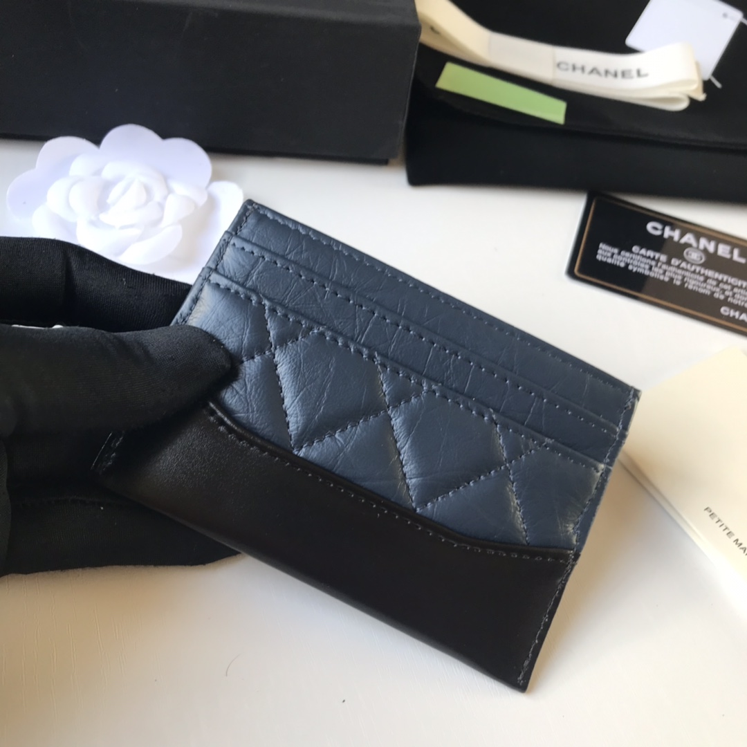 Chanel 升级版小香流浪系列卡包到货