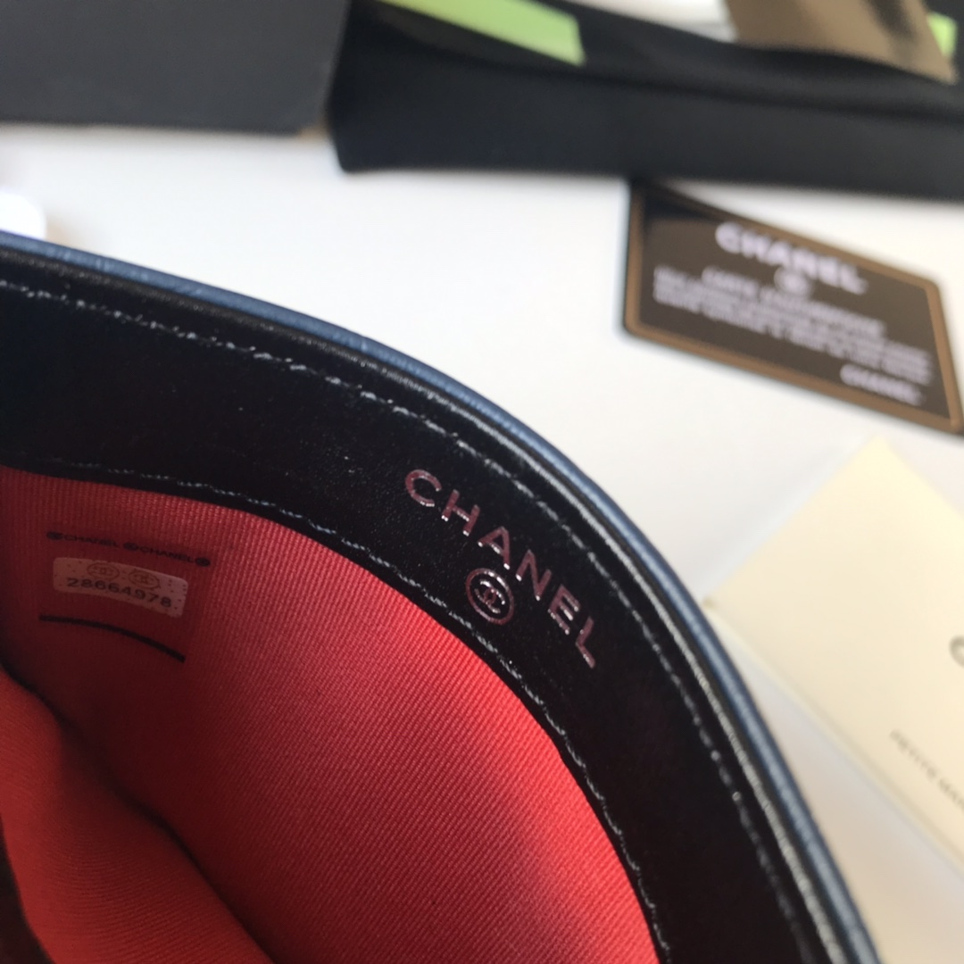Chanel 升级版小香流浪系列卡包到货