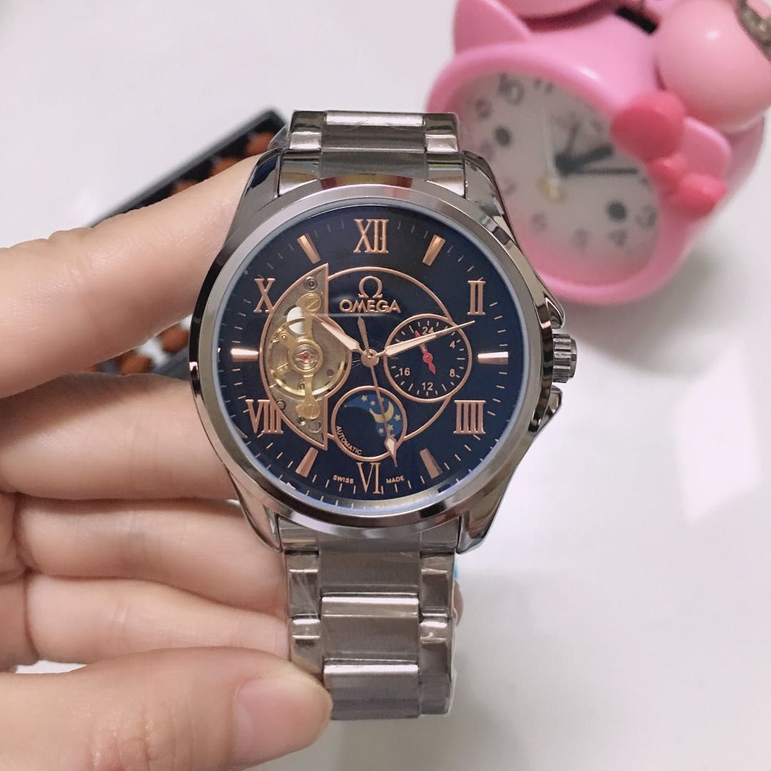 NO:150288,Omega/Nine Flywheel fully automatic sun, moon and star machinery, 6-character digits when walking during the day (sun) [sun] when walking at night (moon) [moon] contains the best quality materials and meticulous craftsmanship!  Super mineral stained glass, vacuum plating, precision waterproof, diameter 42m/12m, high-end atmospheric and high-end, gentleman's first choice,,,omega19860909欧米茄/九飞轮全自动日月星辰机械,6字位白天走时(太阳)[太阳]晚上走时(月亮)[月亮]蕴含最优质的材料与一丝不苟的工艺！超强矿物质幻彩玻璃,真空电镀,精密防水,直径42m/12m,高端大气上档次,绅士首选,,,omega,Watch