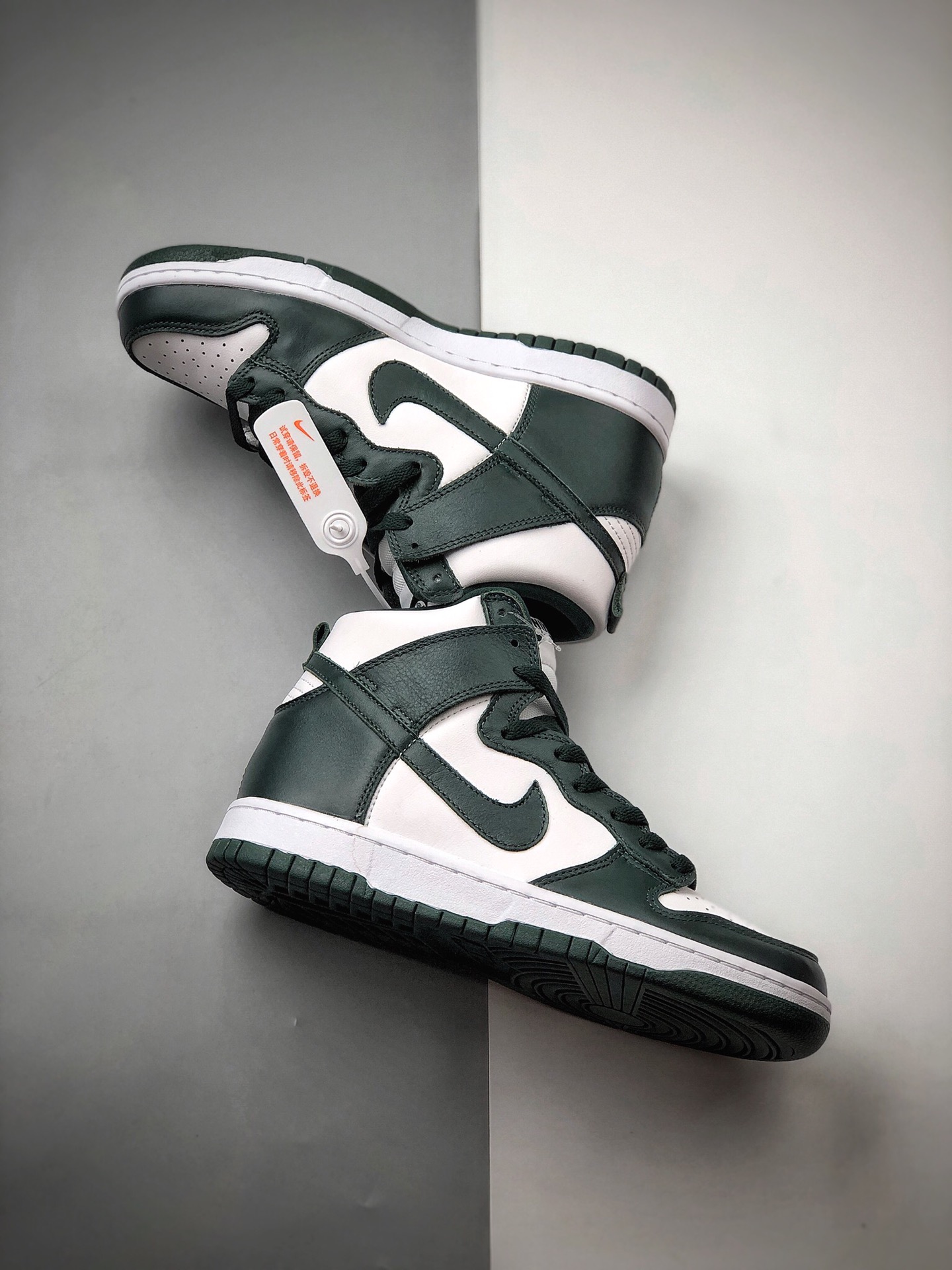 400  这款白绿配色 Nike Dunk Hi 传出消息CZ8149-100