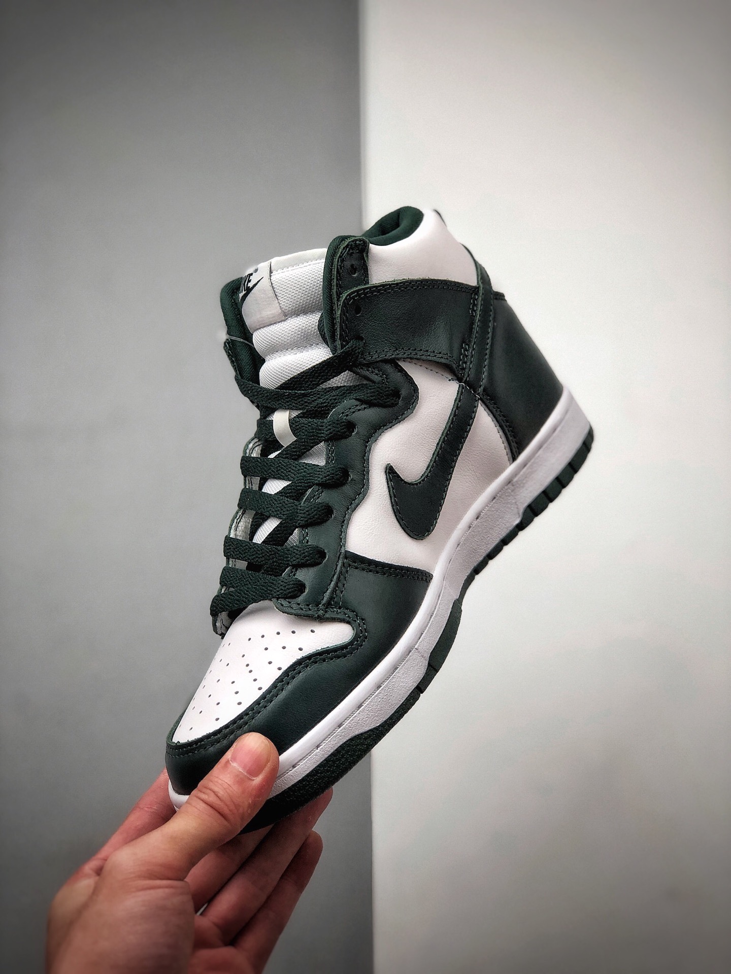 400  这款白绿配色 Nike Dunk Hi 传出消息CZ8149-100