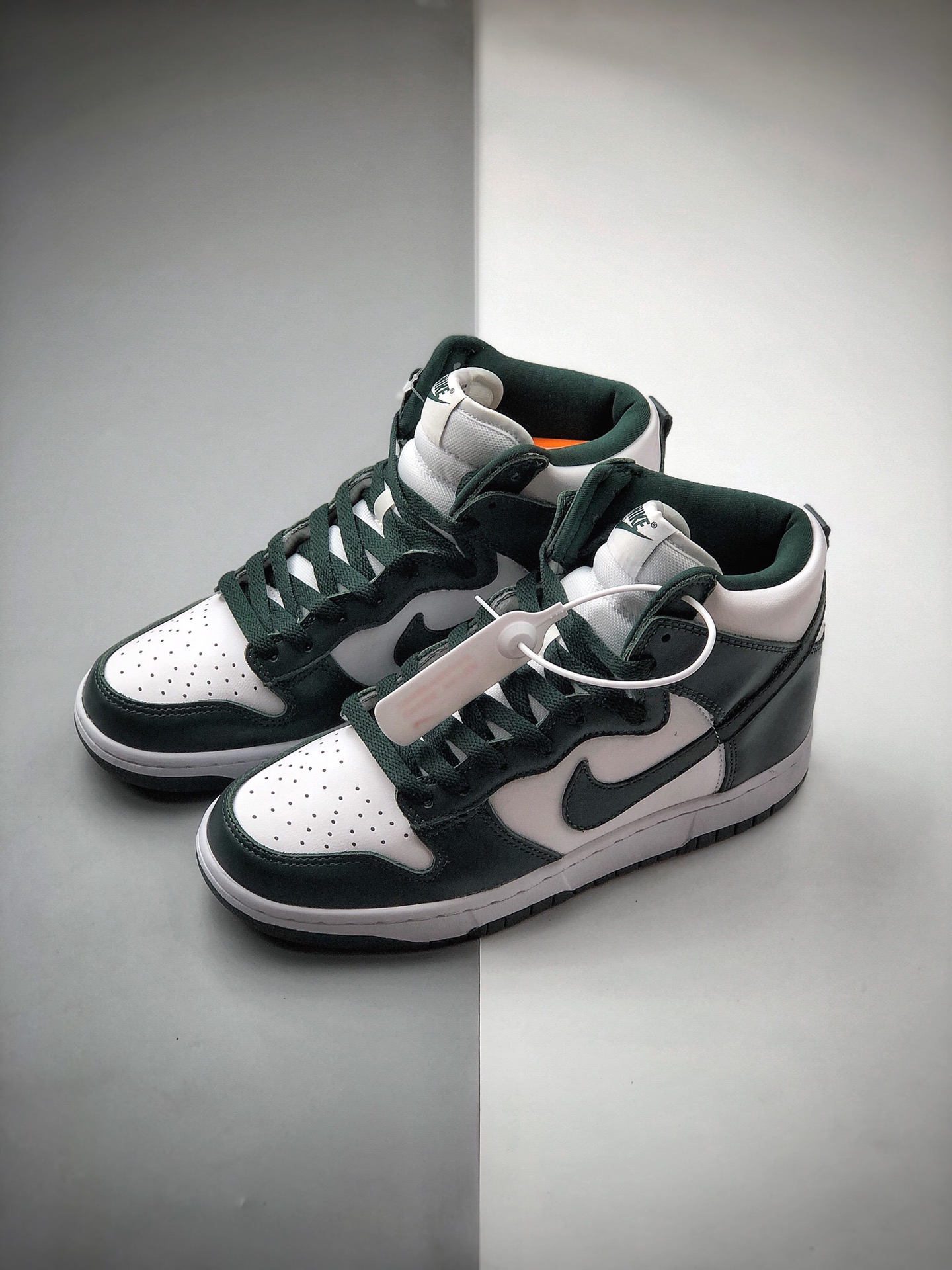 400  这款白绿配色 Nike Dunk Hi 传出消息CZ8149-100