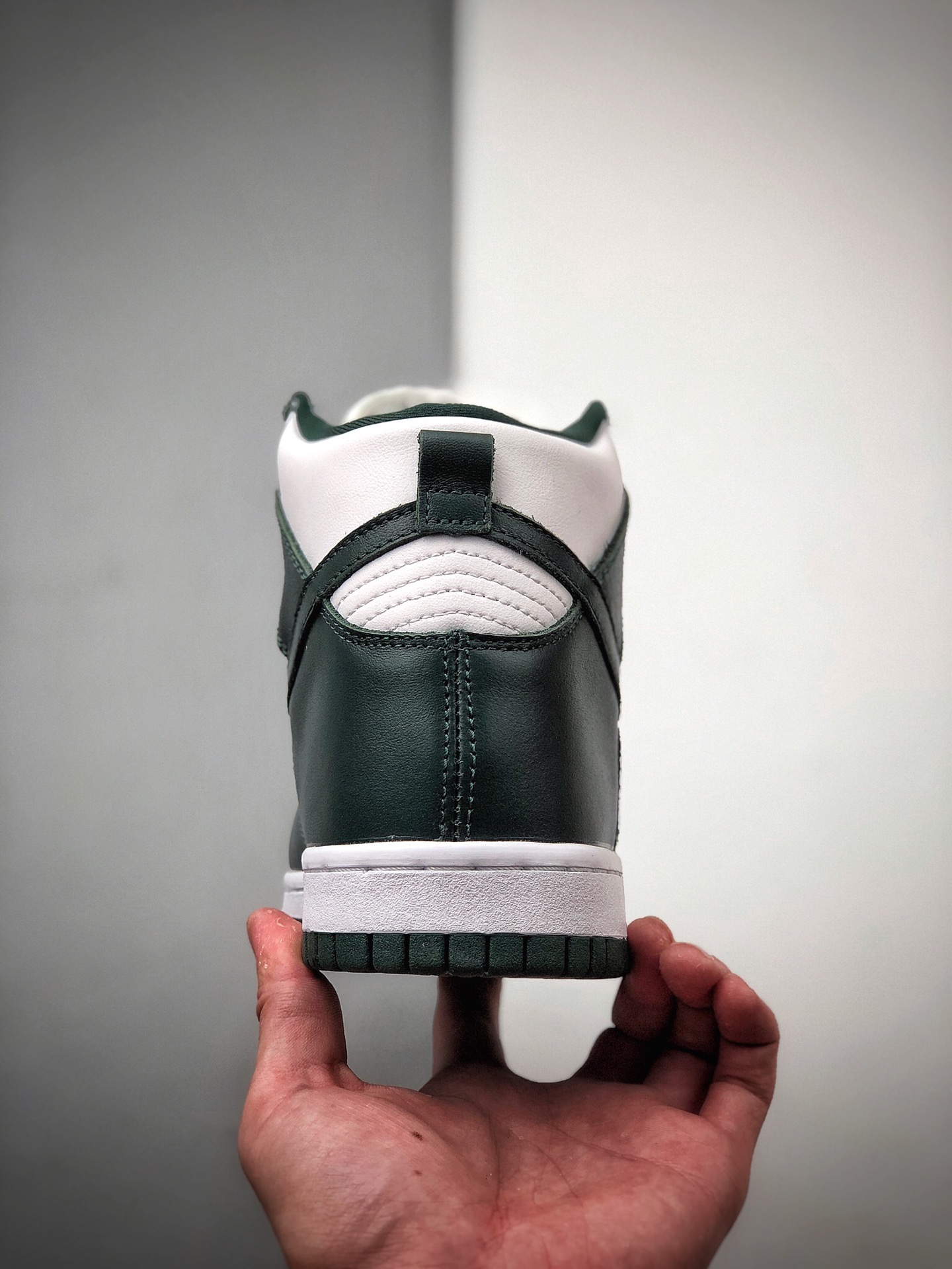 400  这款白绿配色 Nike Dunk Hi 传出消息CZ8149-100