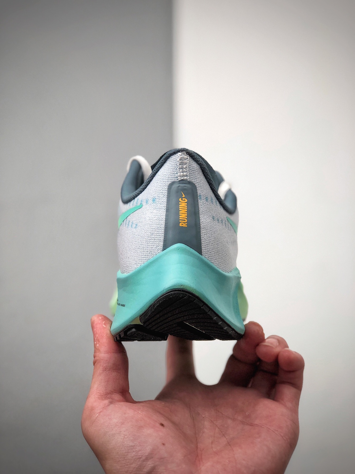 180  Nike Zoom Pegasus 37 登月37 透气缓震疾速跑鞋CZ8692-134
