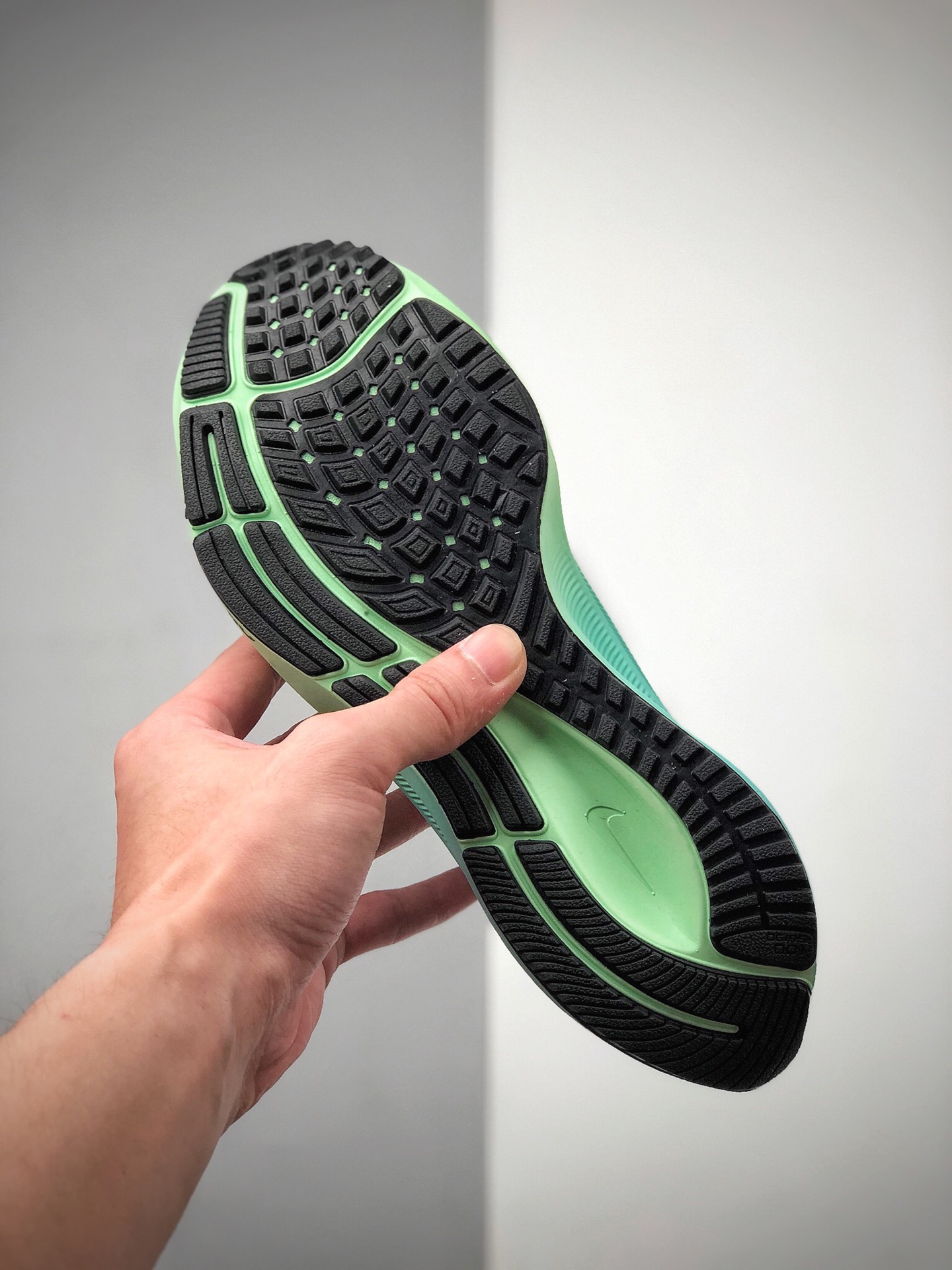 180  Nike Zoom Pegasus 37 登月37 透气缓震疾速跑鞋CZ8692-134