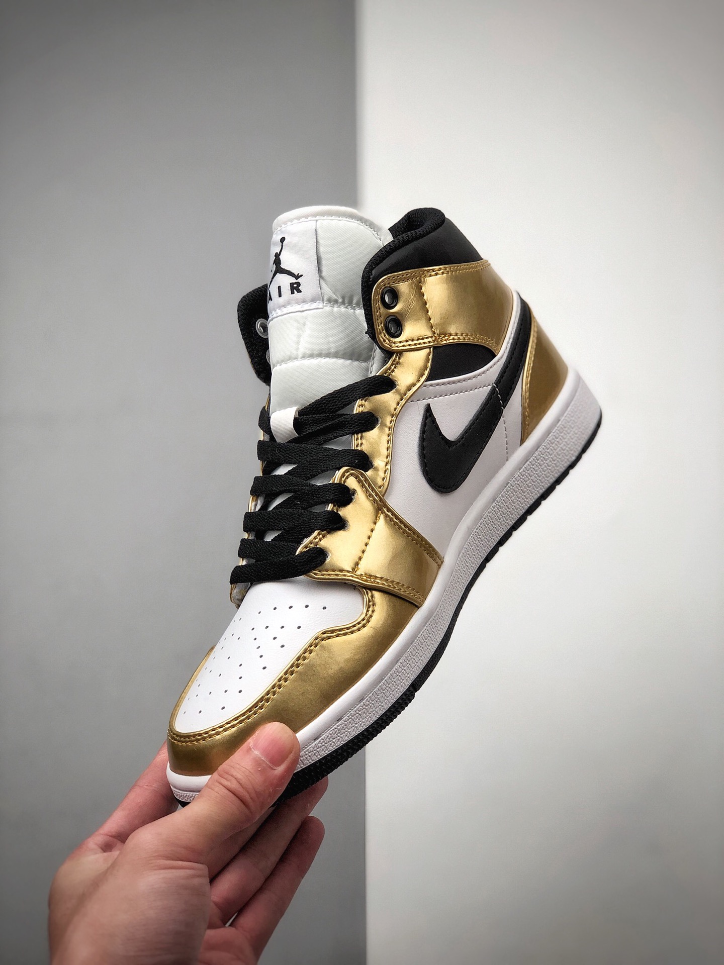 250 Air Jordan 1 Mid 白金漆皮 AJ1/ 乔1 DC1419-700