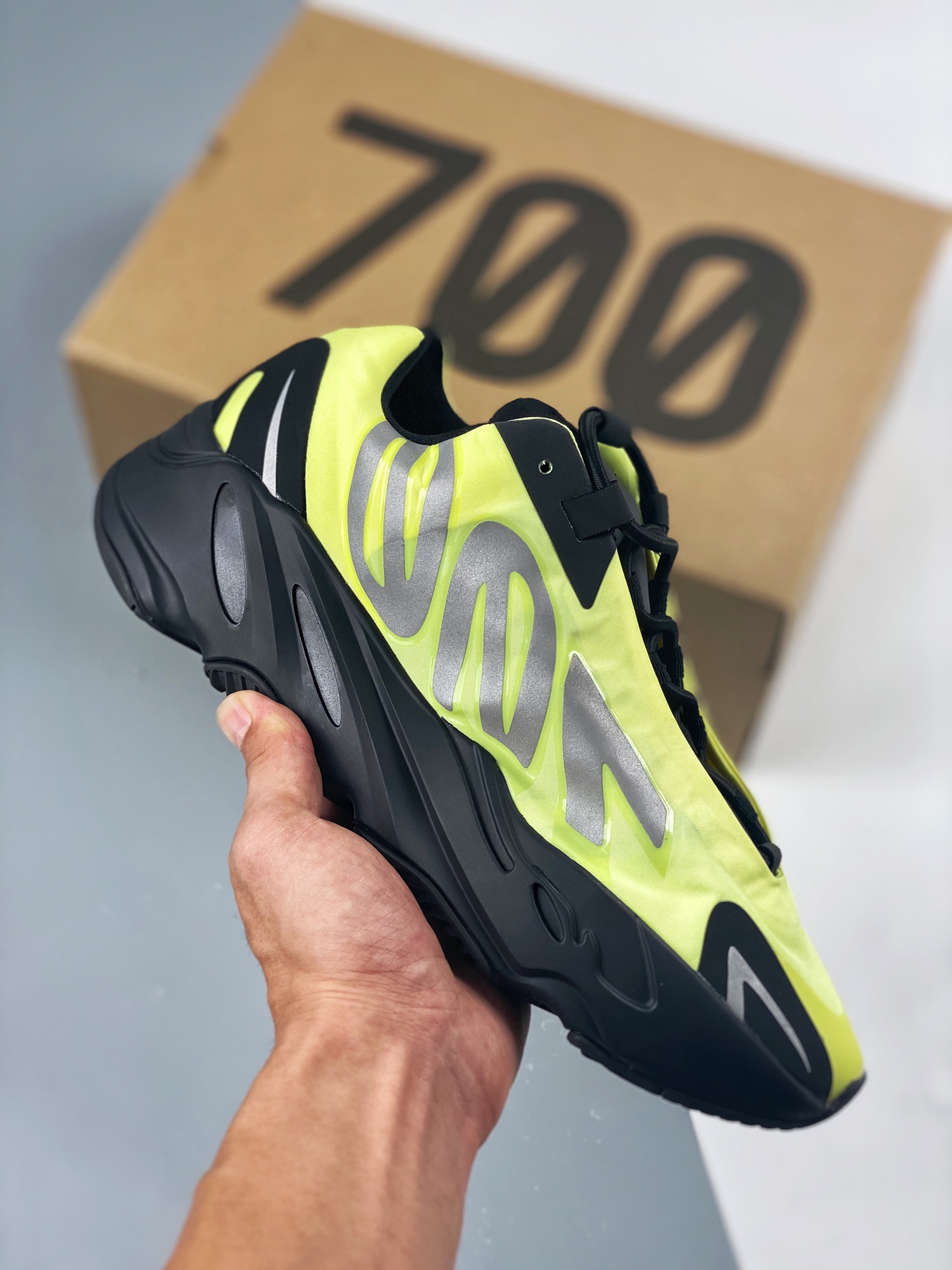 Apoyo al pago contra reembolso AD Yeezy Boost 700 MNVN Línea de producción S2 puramente original Negro verde Reflectant…