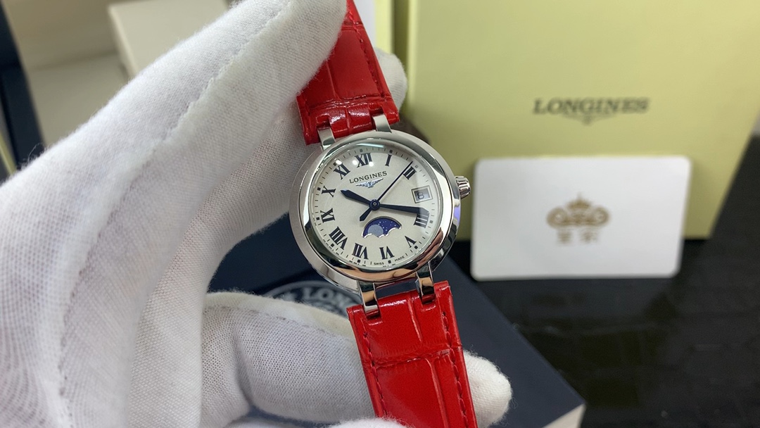 Longines 皇家 浪琴心月月相专门订做红色鳄鱼皮视频欣赏