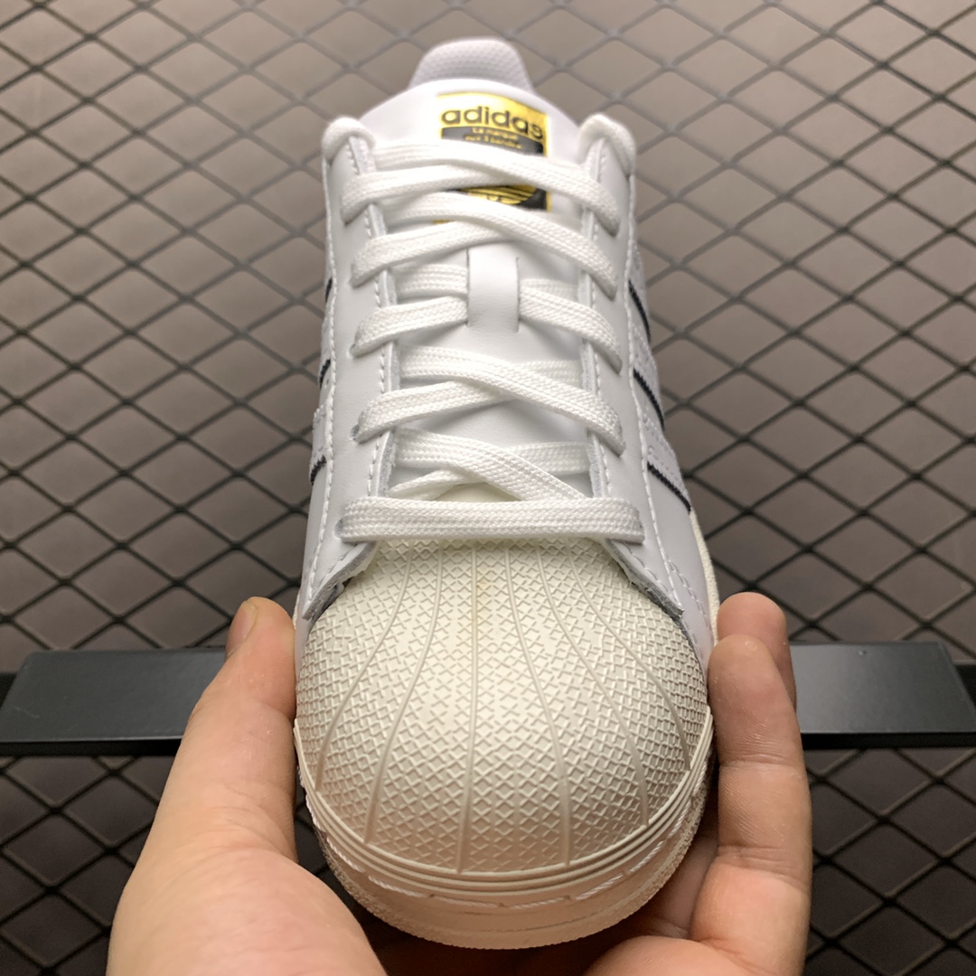 180 Adidas 阿迪Superstar 贝壳头运动休闲板鞋 FW3571