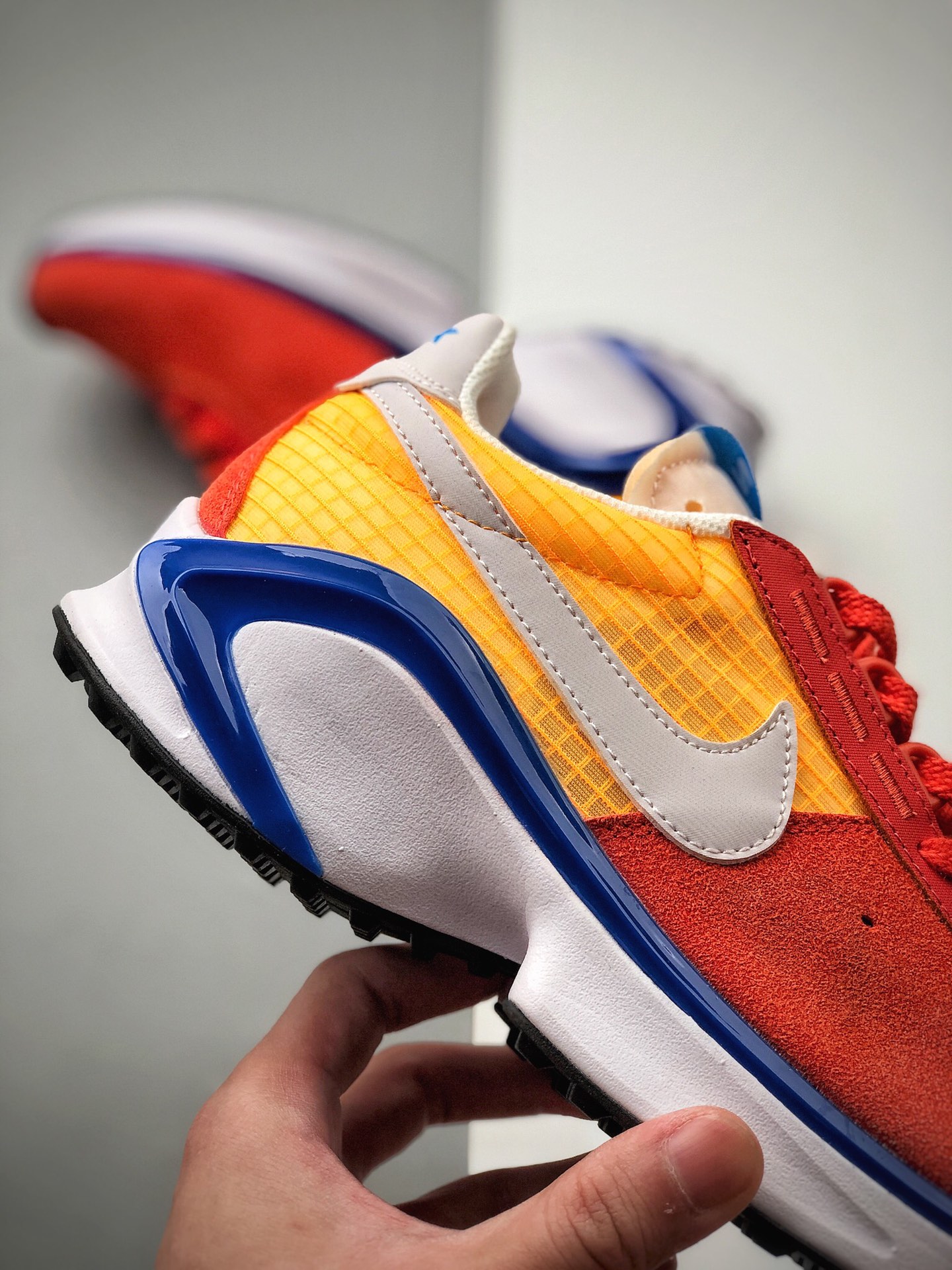 170  Nike D/MS/X  Waffle “Starfish”采用了流线型的中底造型