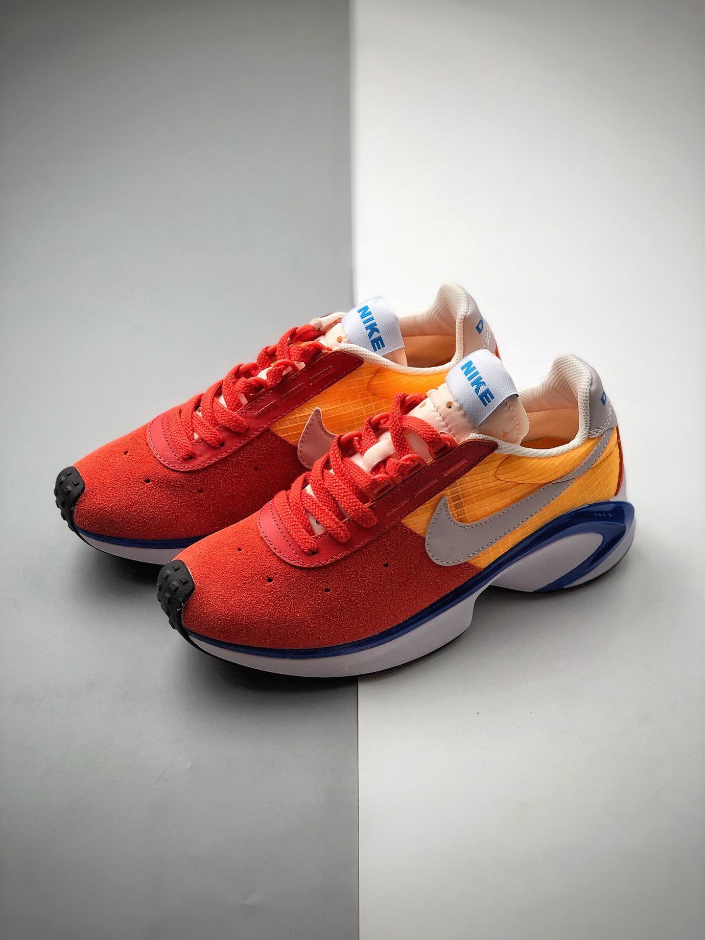 170  Nike D/MS/X  Waffle “Starfish”采用了流线型的中底造型