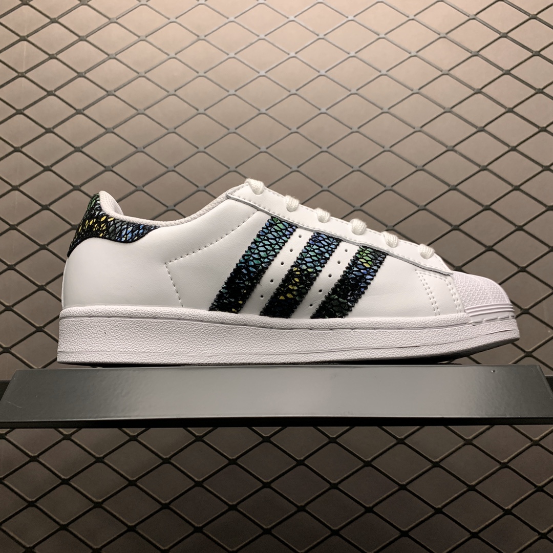 180 Adidas 阿迪达斯 Superstar 贝壳头运动休闲板鞋 FW3692