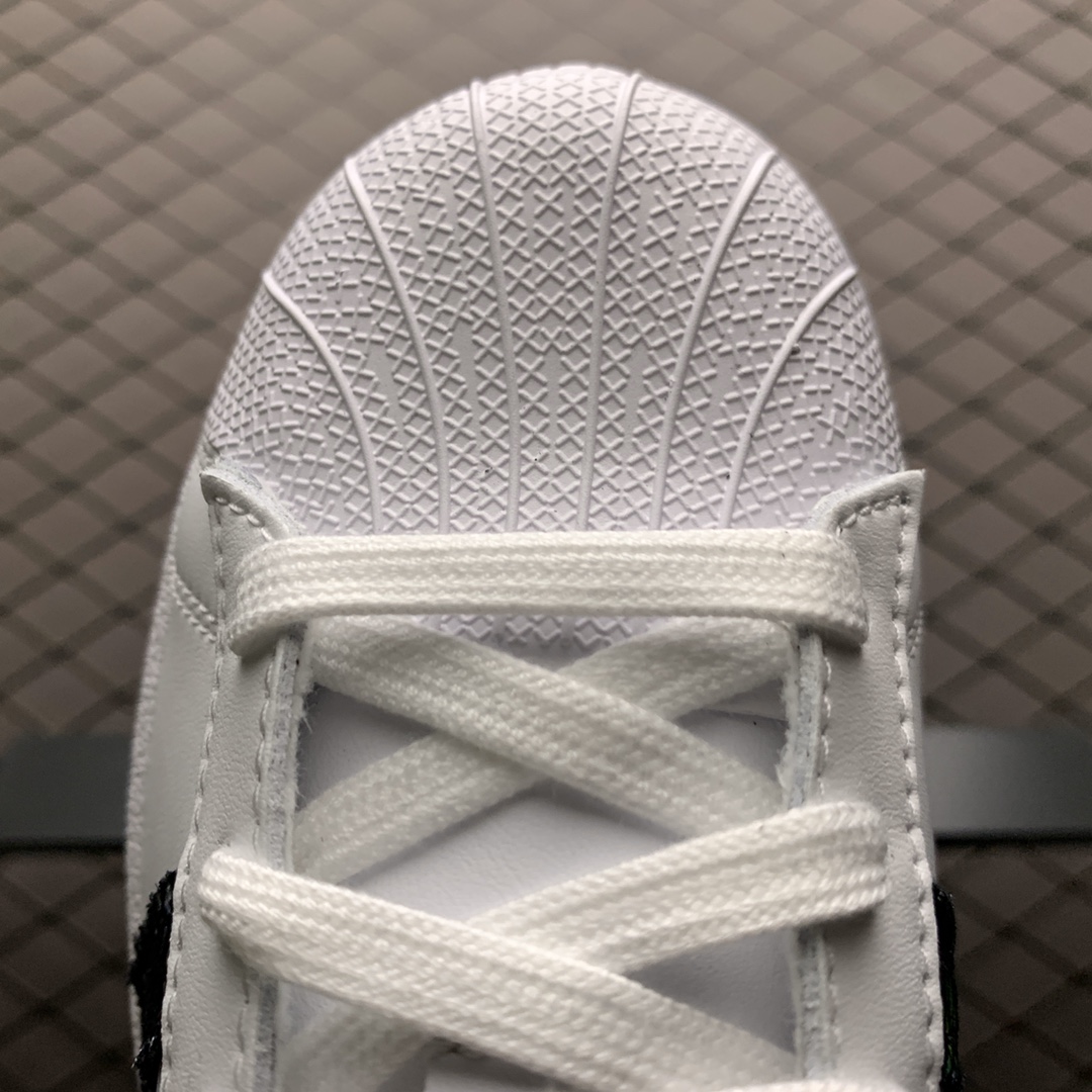 180 Adidas 阿迪达斯 Superstar 贝壳头运动休闲板鞋 FW3692