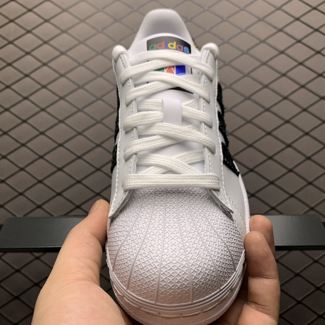 180 Adidas 阿迪达斯 Superstar 贝壳头运动休闲板鞋 FW3692