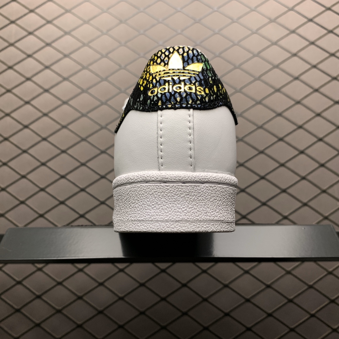 180 Adidas 阿迪达斯 Superstar 贝壳头运动休闲板鞋 FW3692