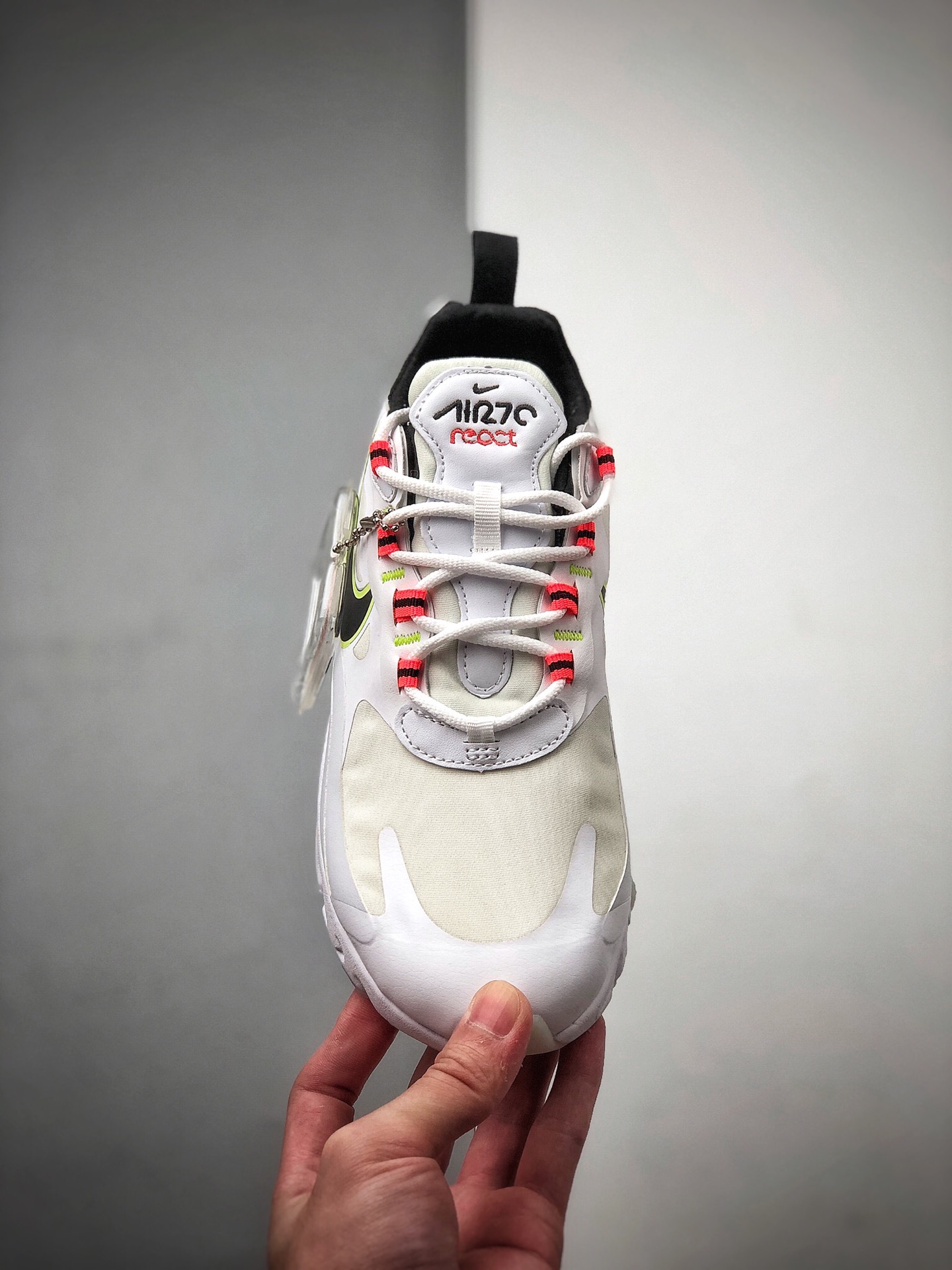200 耐克 Nike React Air Max 270 React 高桥盾网纱系列 机能半气垫跑步鞋
