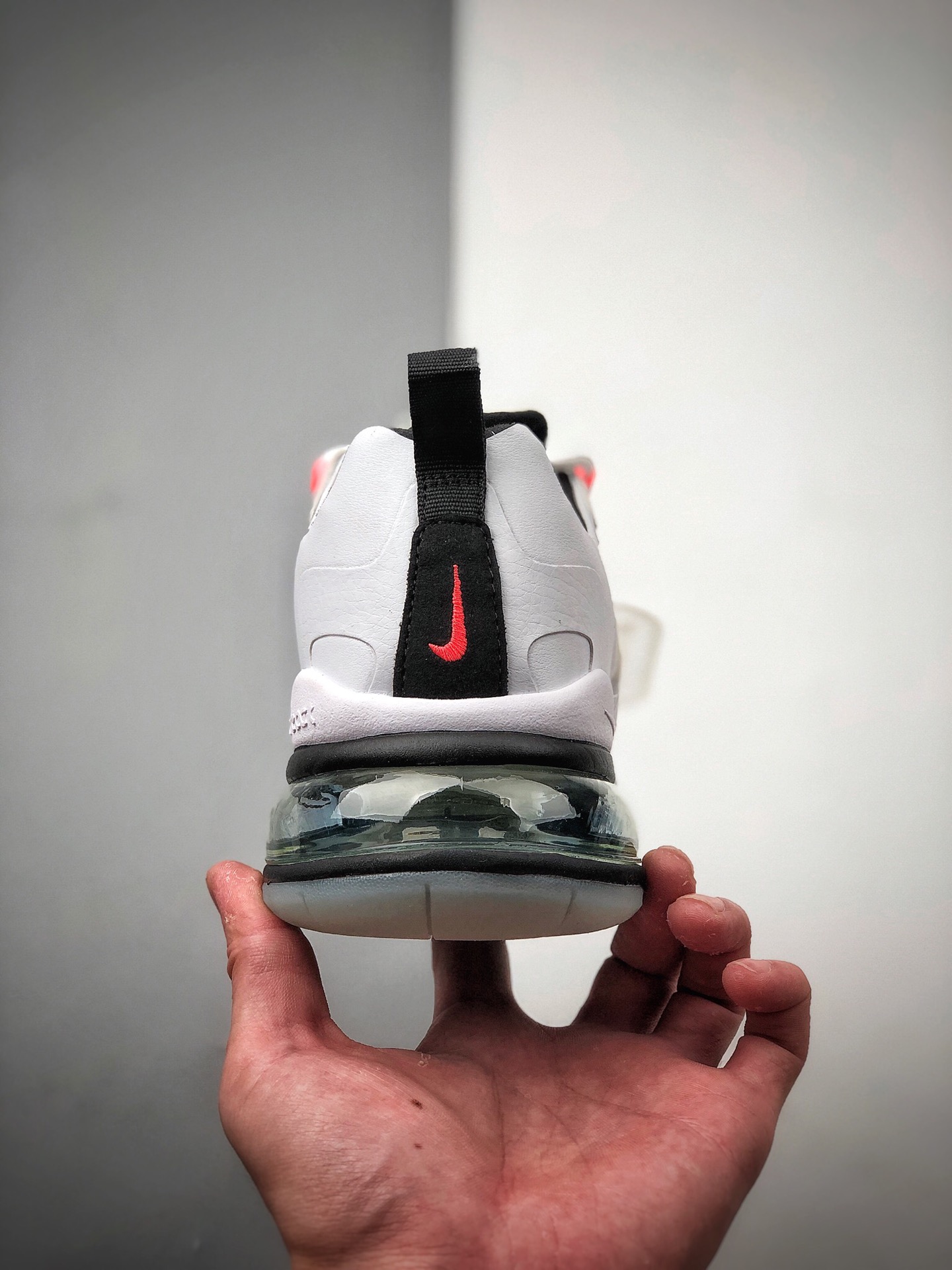 200 耐克 Nike React Air Max 270 React 高桥盾网纱系列 机能半气垫跑步鞋