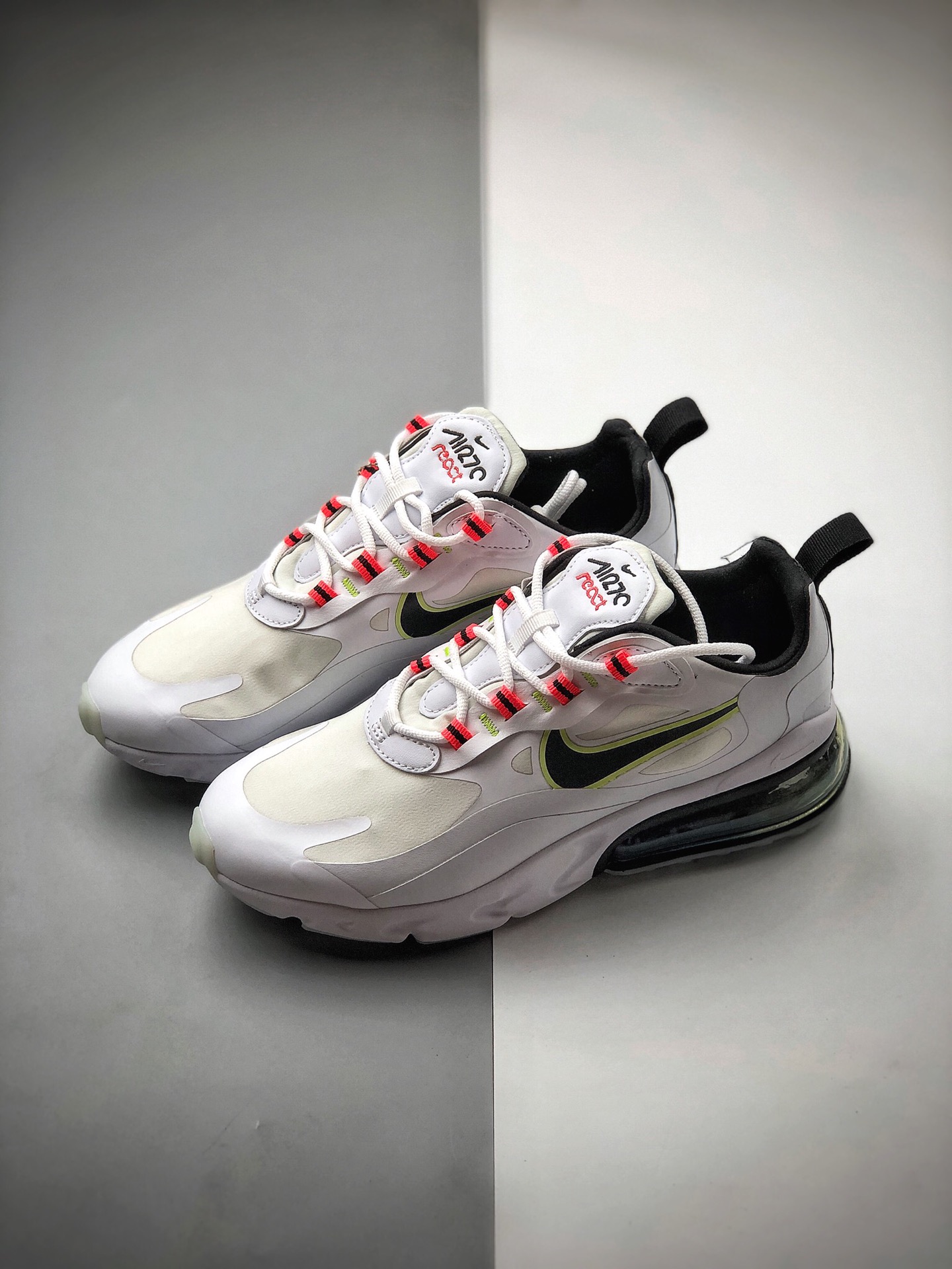 200 耐克 Nike React Air Max 270 React 高桥盾网纱系列 机能半气垫跑步鞋