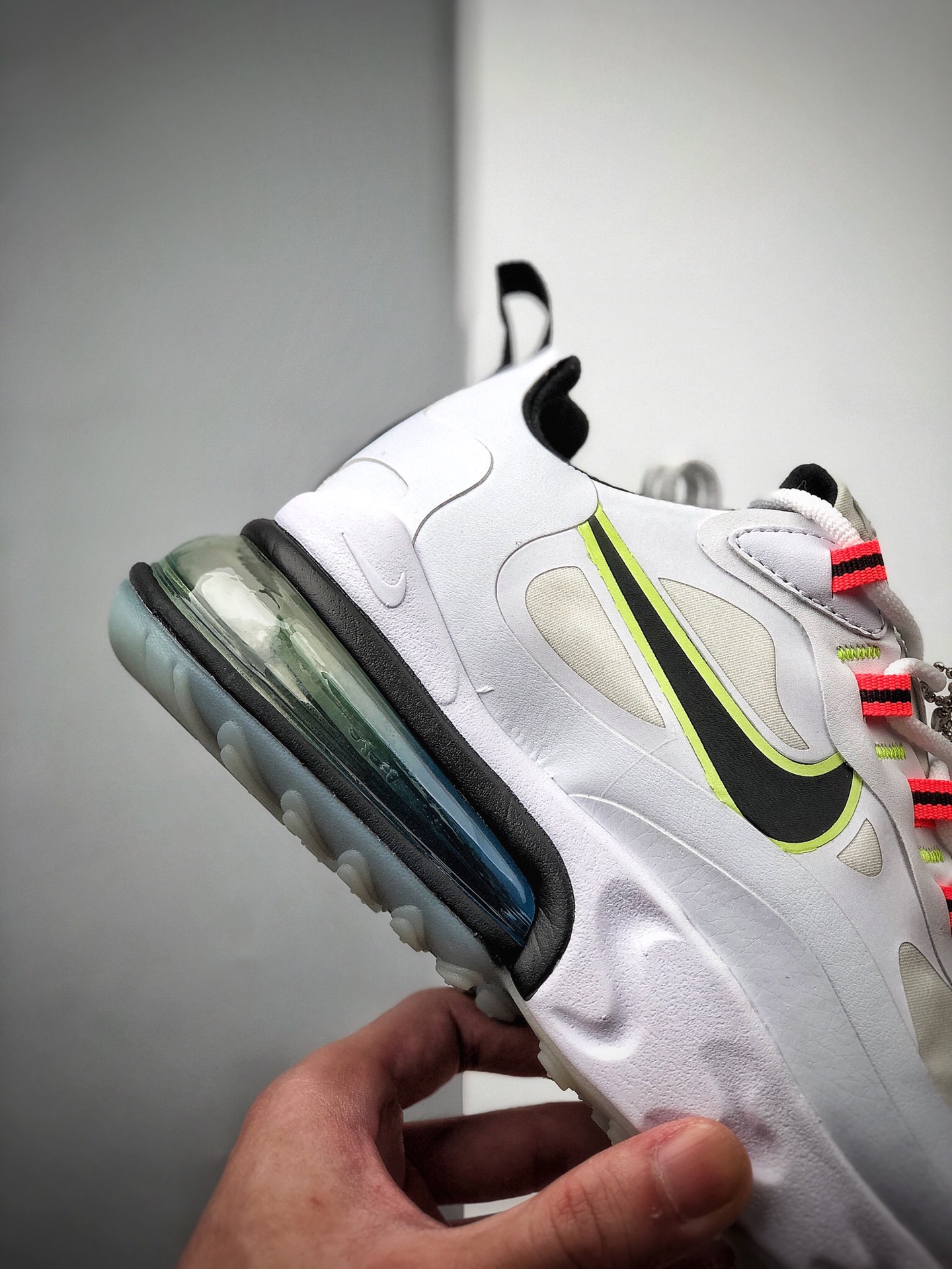 200 耐克 Nike React Air Max 270 React 高桥盾网纱系列 机能半气垫跑步鞋