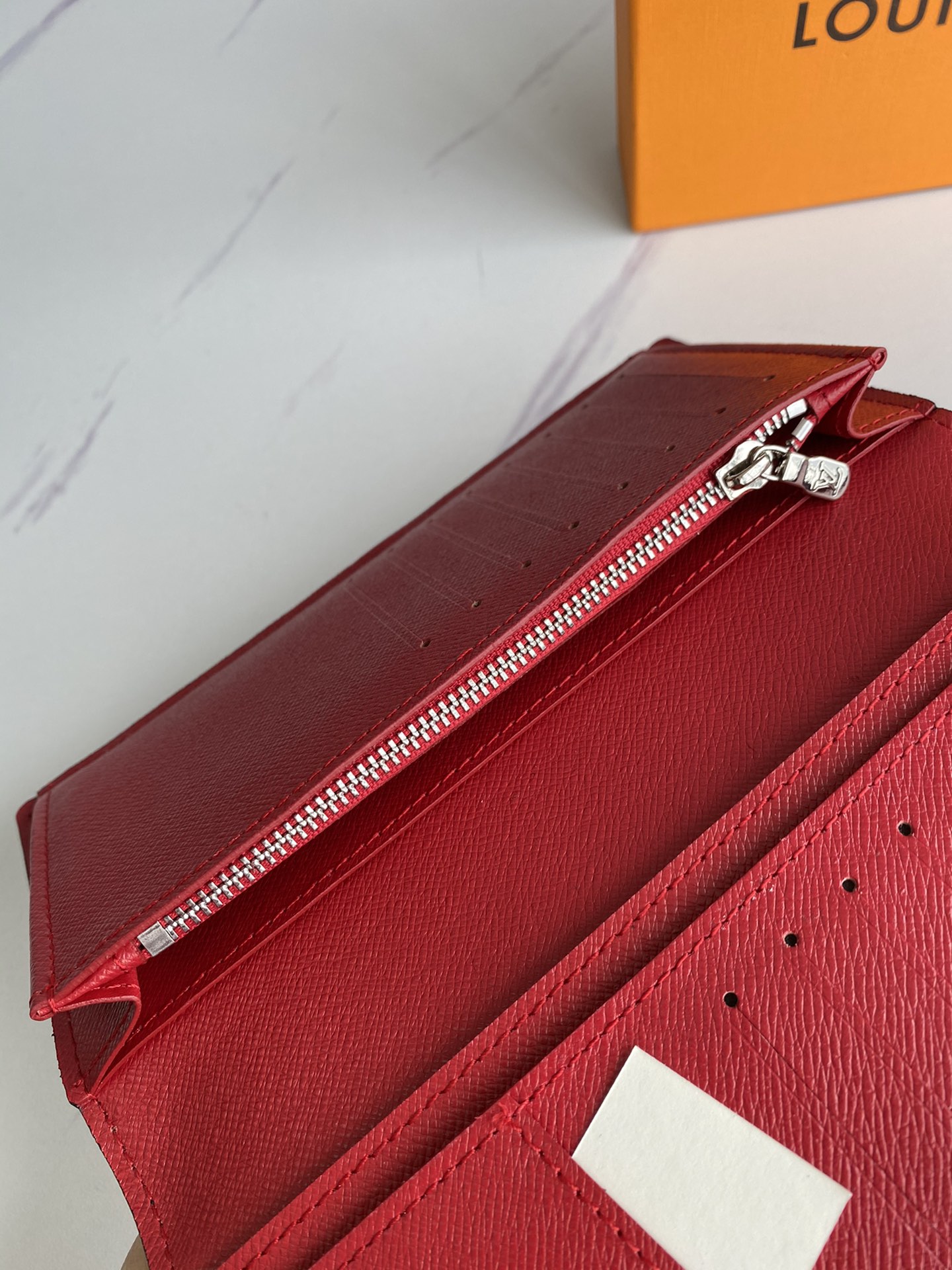 Leather bifold wallet logo