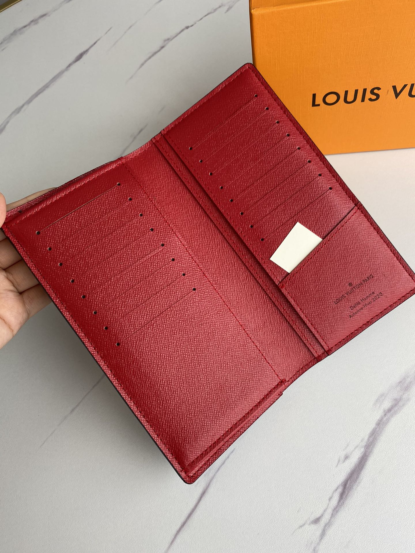 Leather bifold wallet card slots