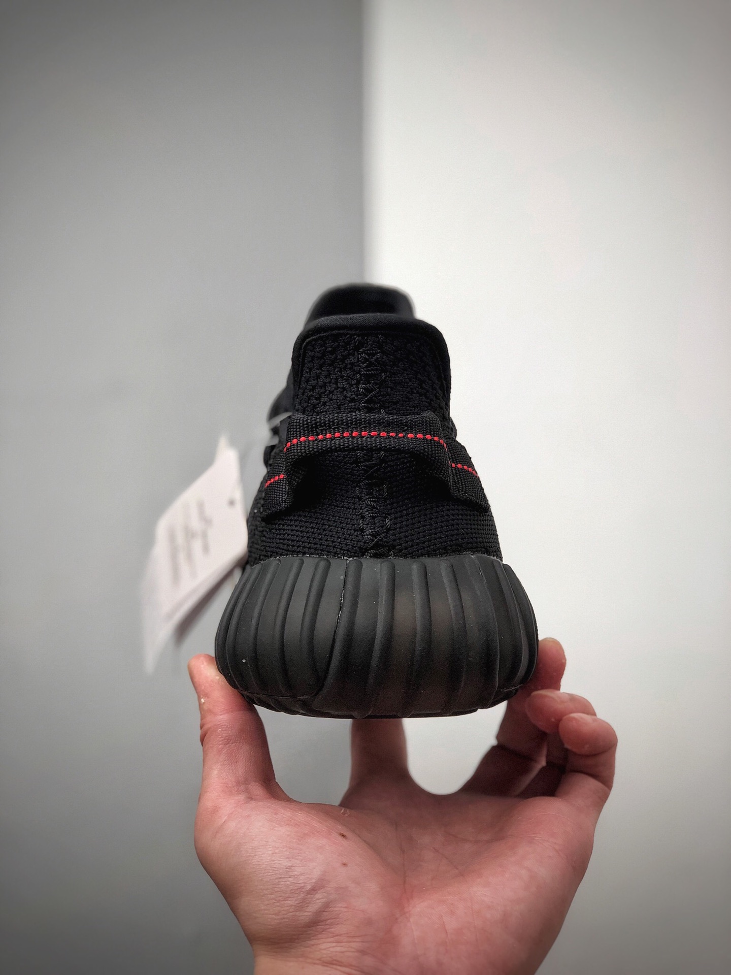 330 Adidas YEEZY 350 V2 黑红字 CP9652