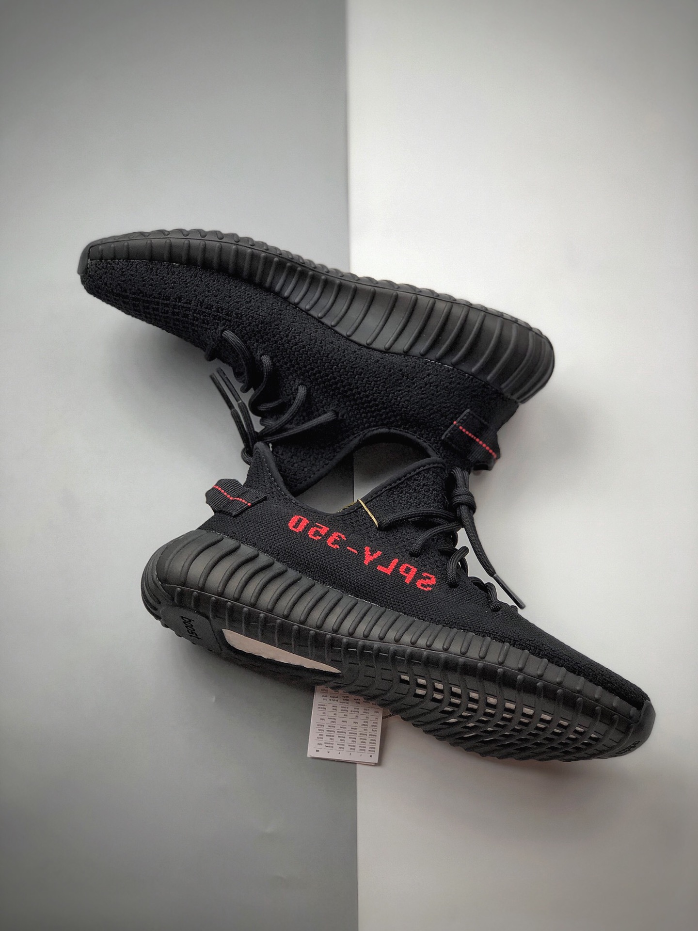 330 Adidas YEEZY 350 V2 黑红字 CP9652
