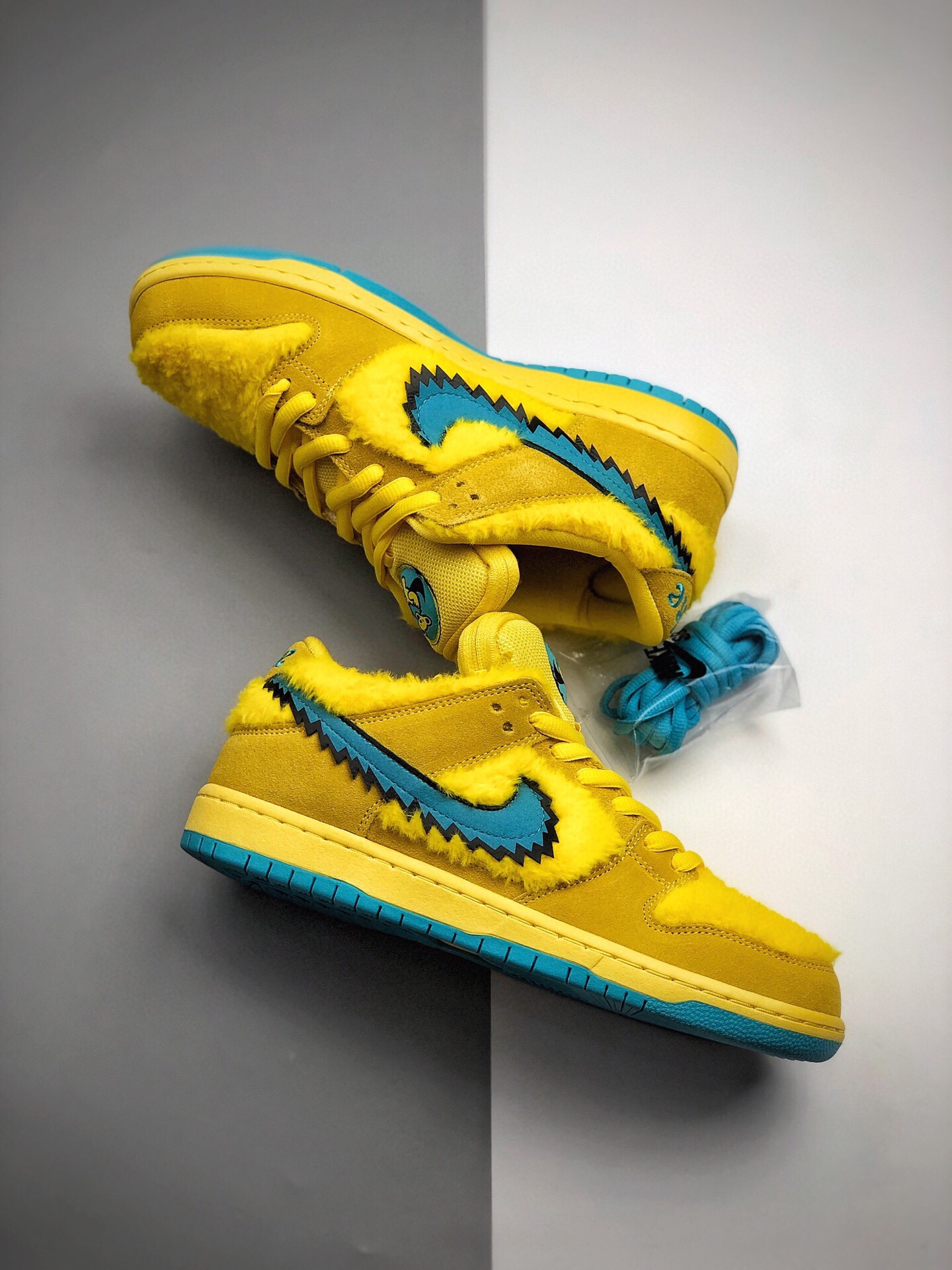 360 NIKE SB DUNK LOW PRO QS发售于 2006 年的 “三只熊” Dunk SB “Three Bear Pack” CJ5378-700