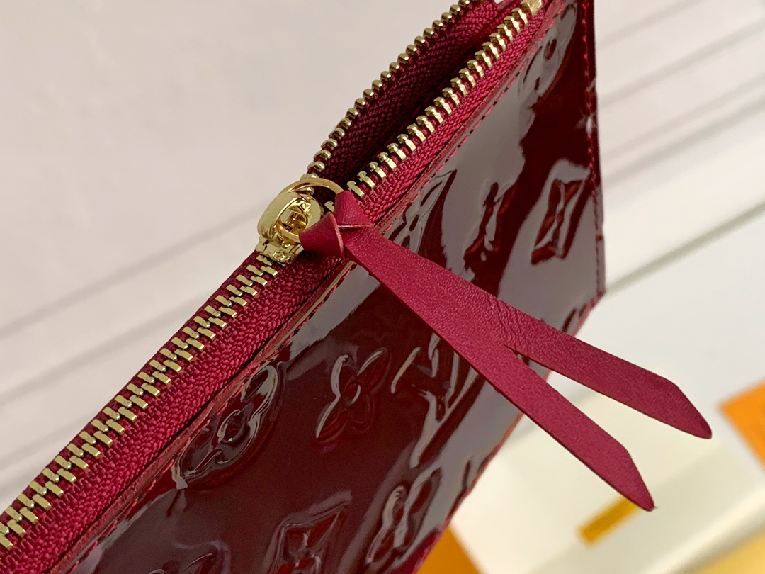 Felicie手袋 - エレガントな漆皮デザインと多機能ポケット