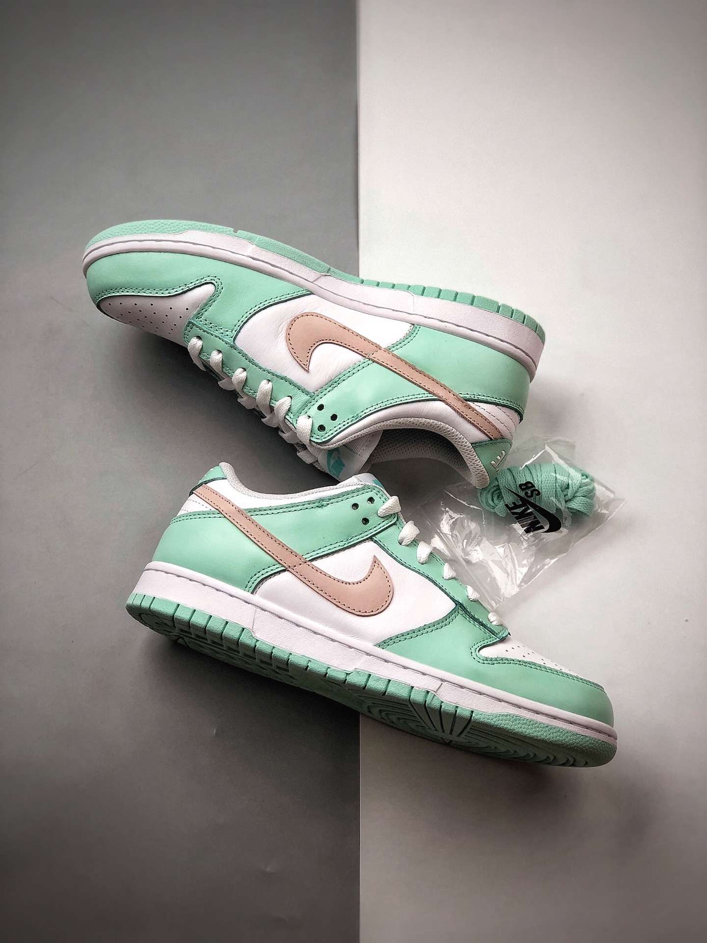 340 男女鞋Nike SB Dunk Low SP”Grey Fog/White”扣篮滑板板鞋“薄荷绿嫩巴黎” 货号：CU1726-111