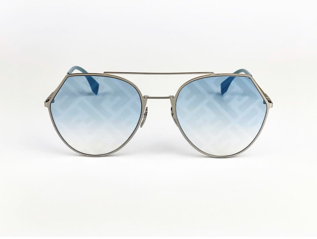  Fendi 
ModFF0329
简简单单就感觉很高级
Size53-20-140

