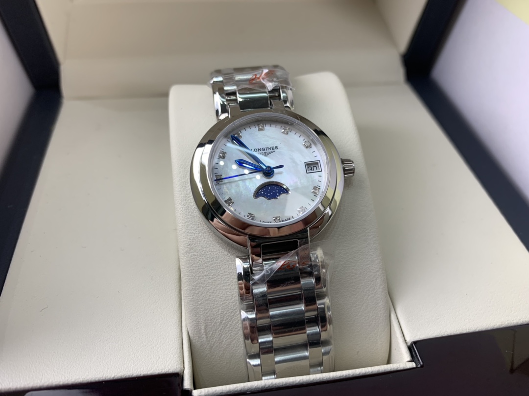 Longines 皇家 浪琴心月月相女款贝壳表盘腕表