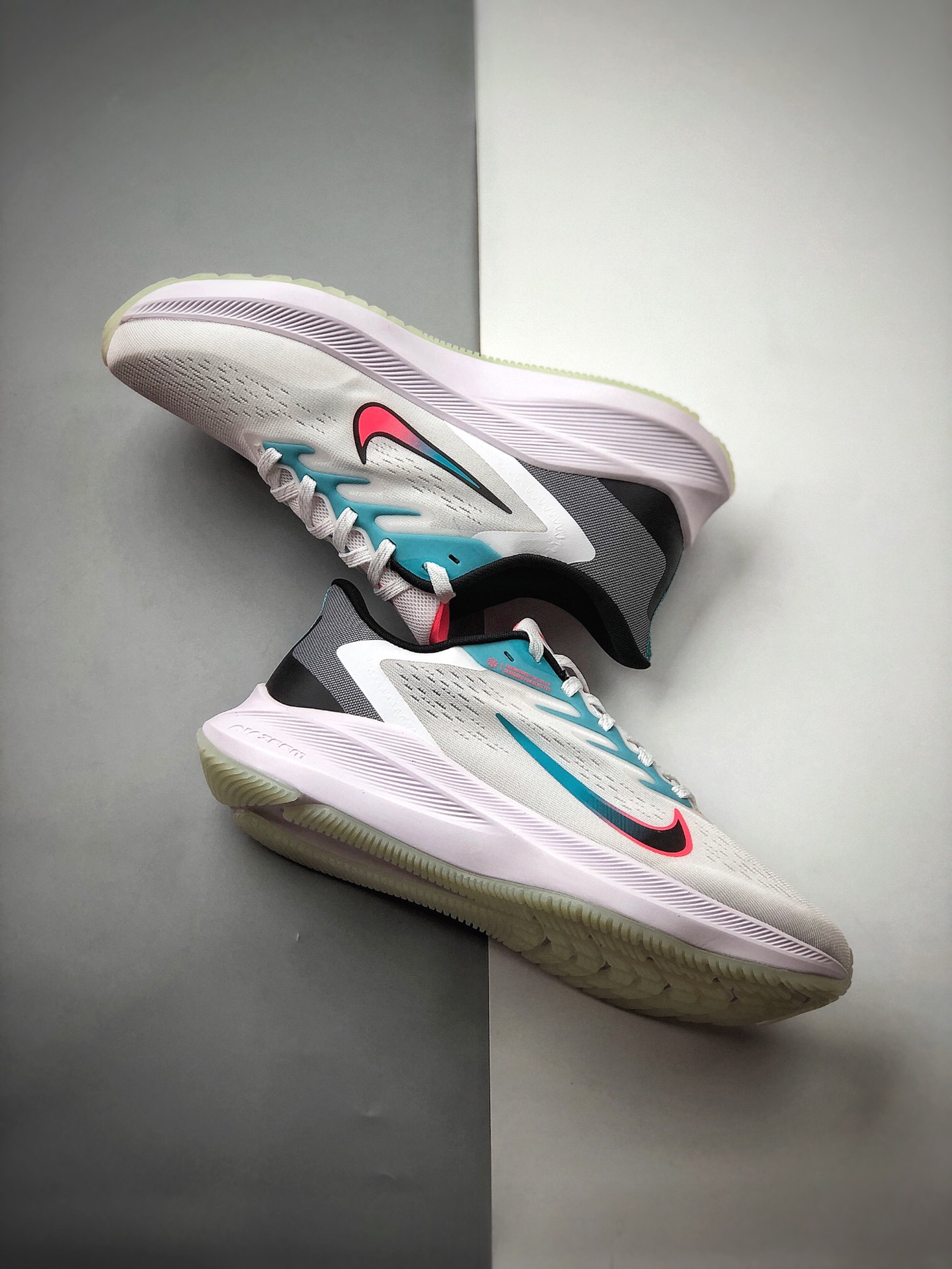 180 耐克Nike Zoom WINFLO 7 代 登月轻质透气休闲运动跑步鞋CJ0291-100