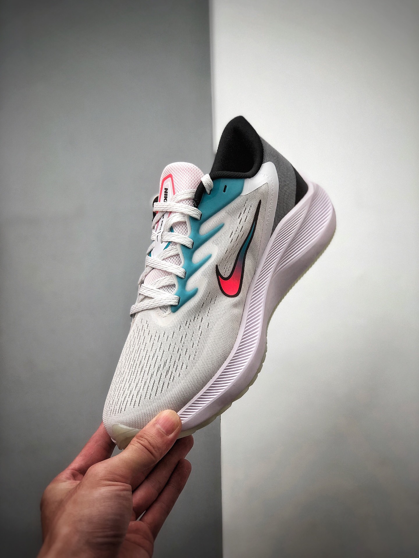 180 耐克Nike Zoom WINFLO 7 代 登月轻质透气休闲运动跑步鞋CJ0291-100