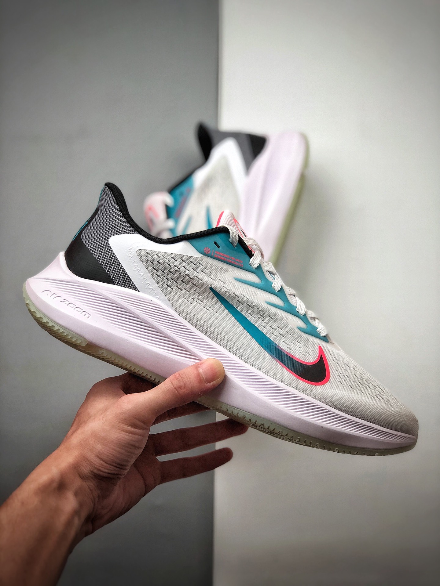 180 耐克Nike Zoom WINFLO 7 代 登月轻质透气休闲运动跑步鞋CJ0291-100