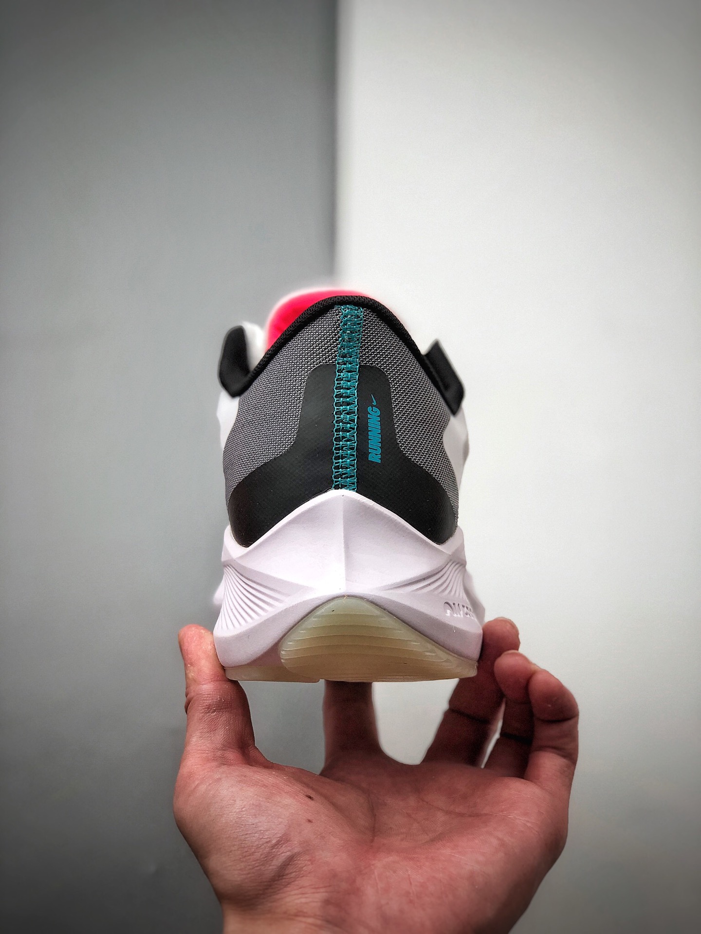 180 耐克Nike Zoom WINFLO 7 代 登月轻质透气休闲运动跑步鞋CJ0291-100