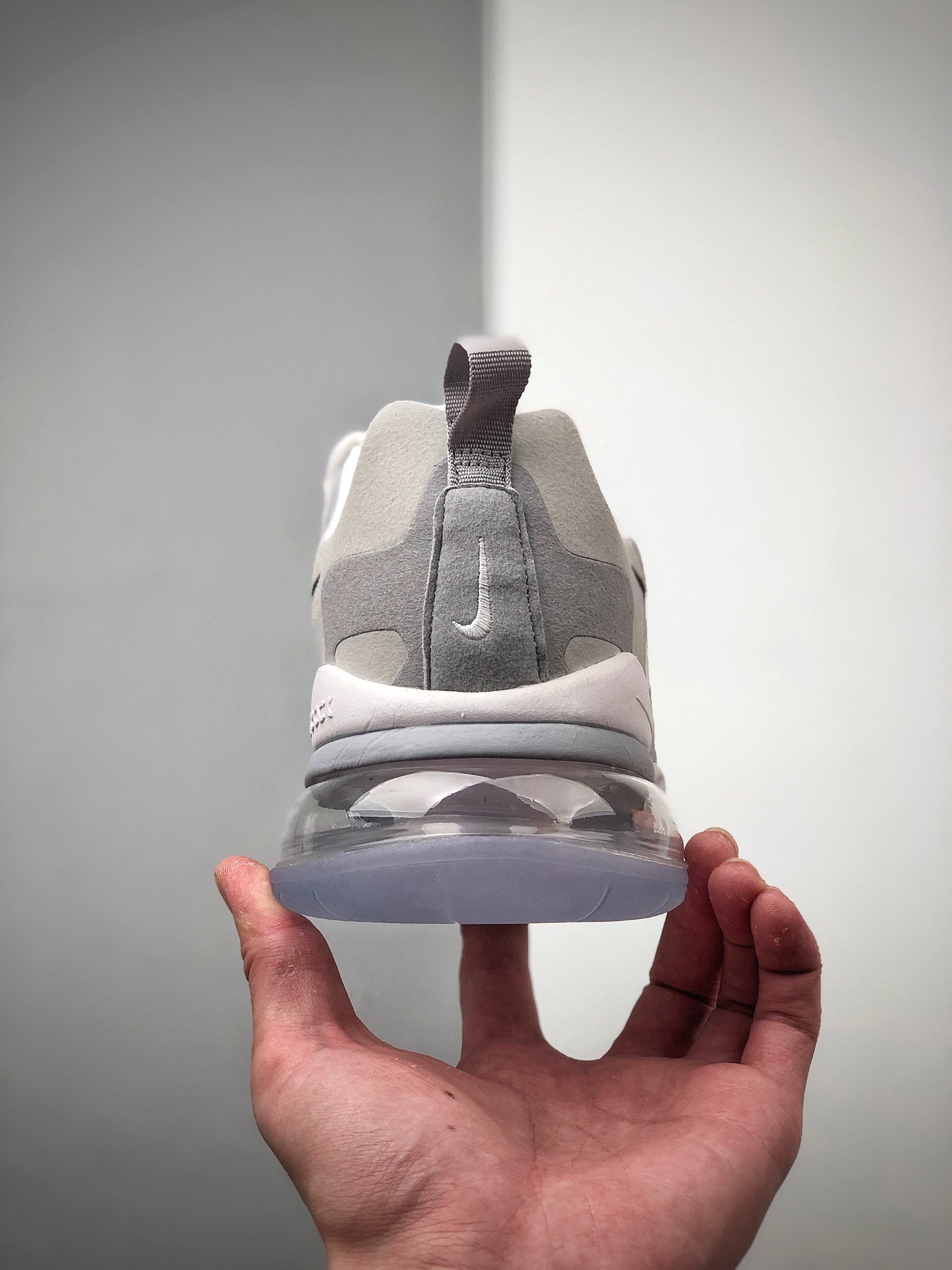 220 耐克 Nike React Air Max 270 React 高桥盾网纱系列 机能半气垫跑步鞋