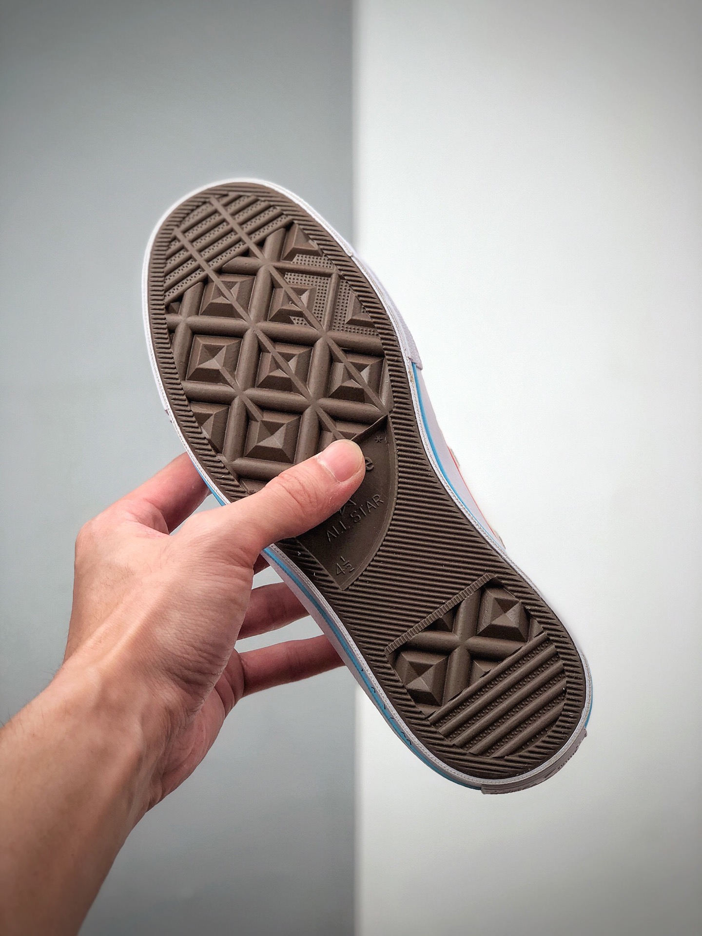 130 Converse chuck 70 KNOW 联名款  奶白色的鞋子
