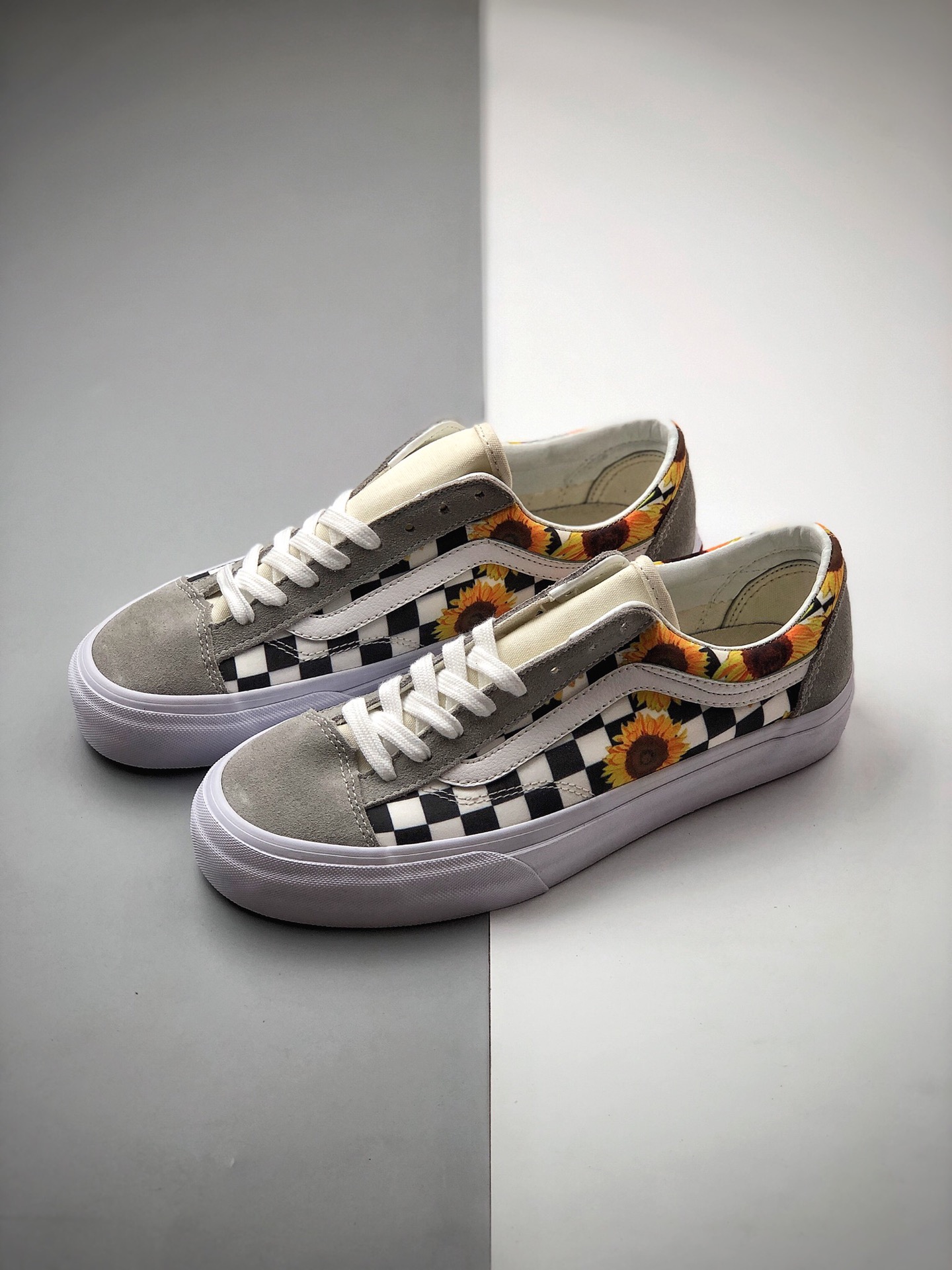 150  新款出货：Vans范斯经典系列Style 36板鞋低帮向日葵 棋盘格男女板鞋 型号：AS55