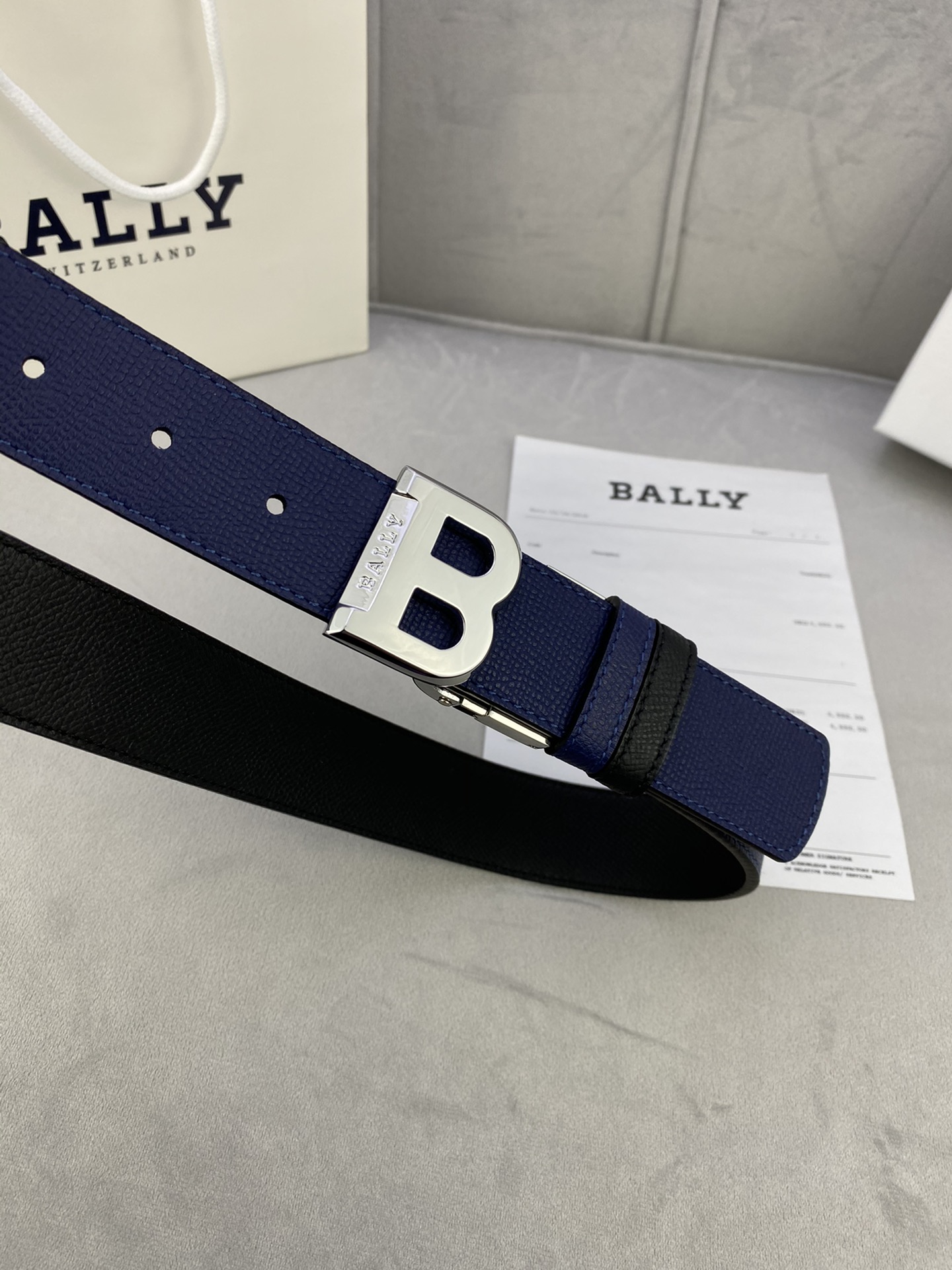 3 5cm BALLY 巴利 平纹/内衬头层小牛皮 配有金/银/字母扣头