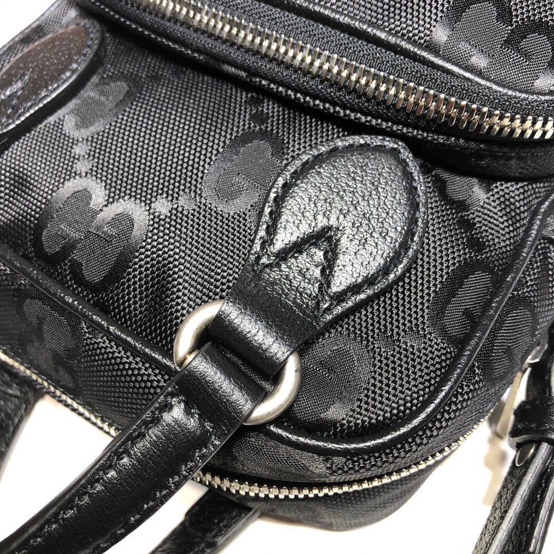 GUCCI古驰Off The Grid系列肩背包625850