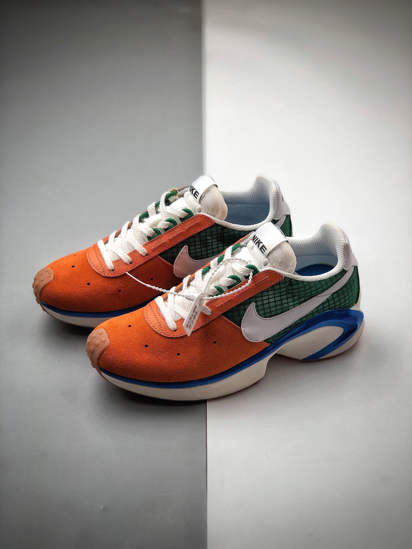 250 公司级Nike D/MS/X  Waffle “Starfish”采用了流线型的中底造型CQ0205-800