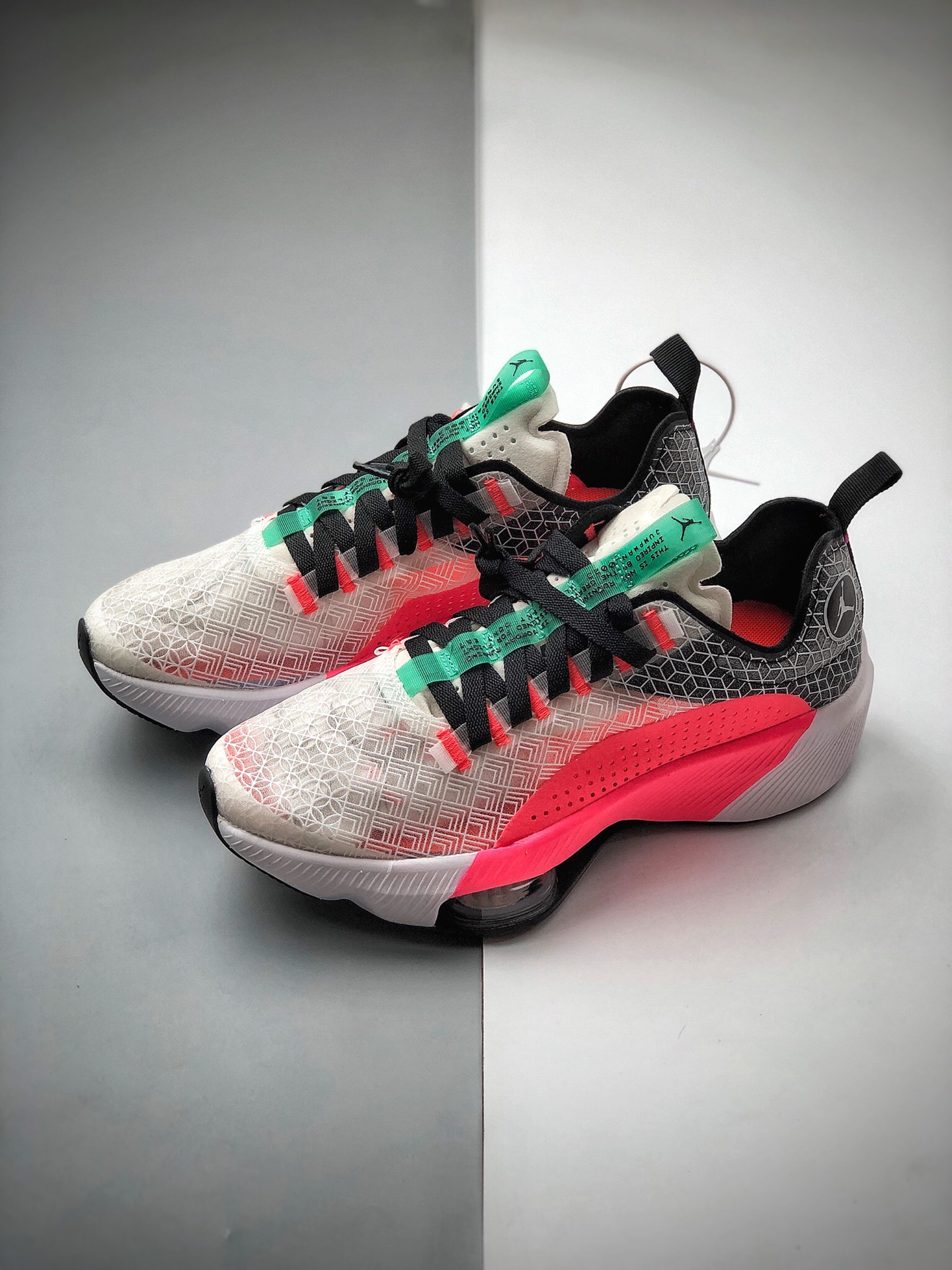 230 耐克Nike Jordan Air Zoom Renegade 黑白红 马拉松缓震休闲运动慢跑鞋CJ5383-002